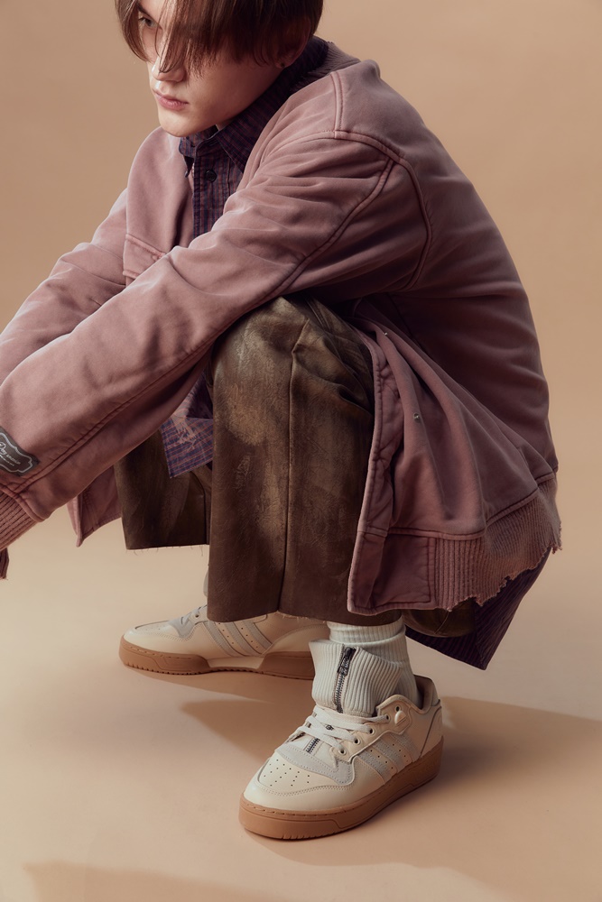 台灣販售預告｜毛衣結合球鞋太狂！復古感爆棚 KIKS x adidas Originals Rivalry Low 正式登場