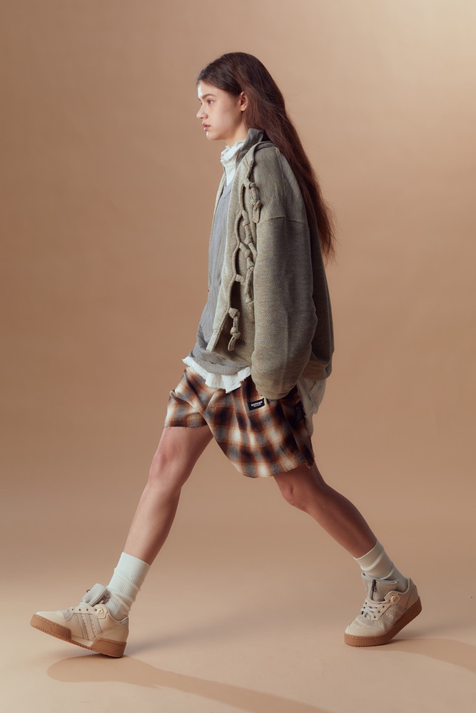 台灣販售預告｜毛衣結合球鞋太狂！復古感爆棚 KIKS x adidas Originals Rivalry Low 正式登場