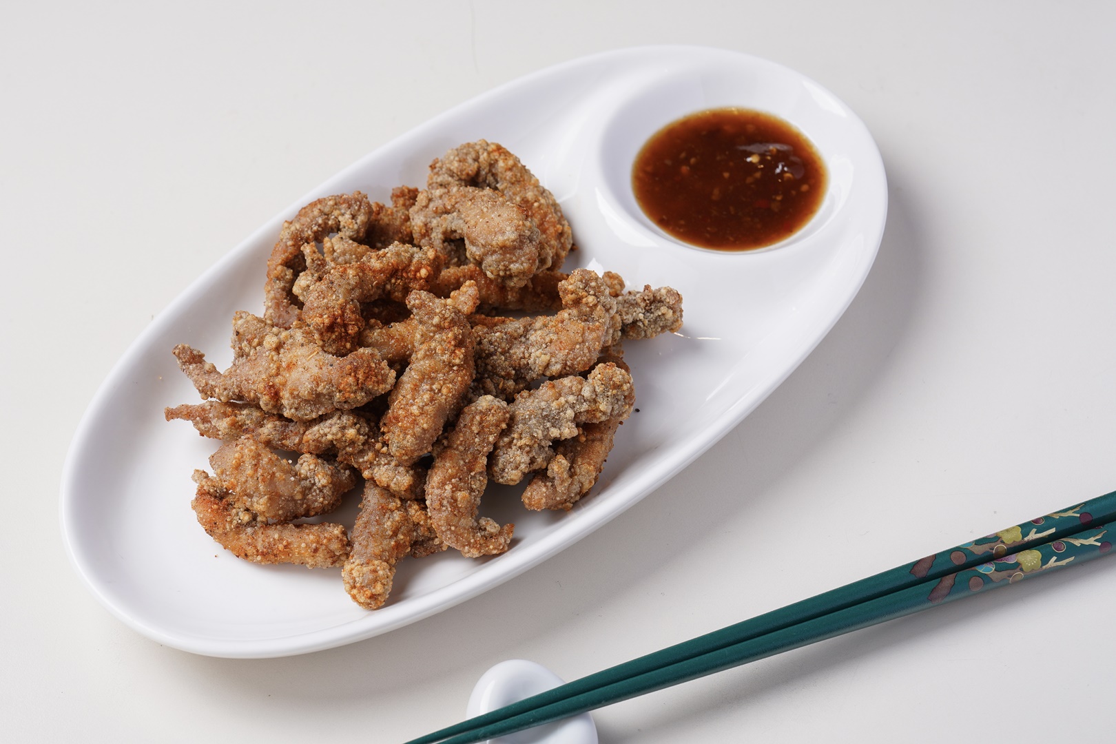 一人獨享酸菜魚！姥姥酸菜魚插旗微風北車，酸爽香麻層次豐富，特色小菜也好吃