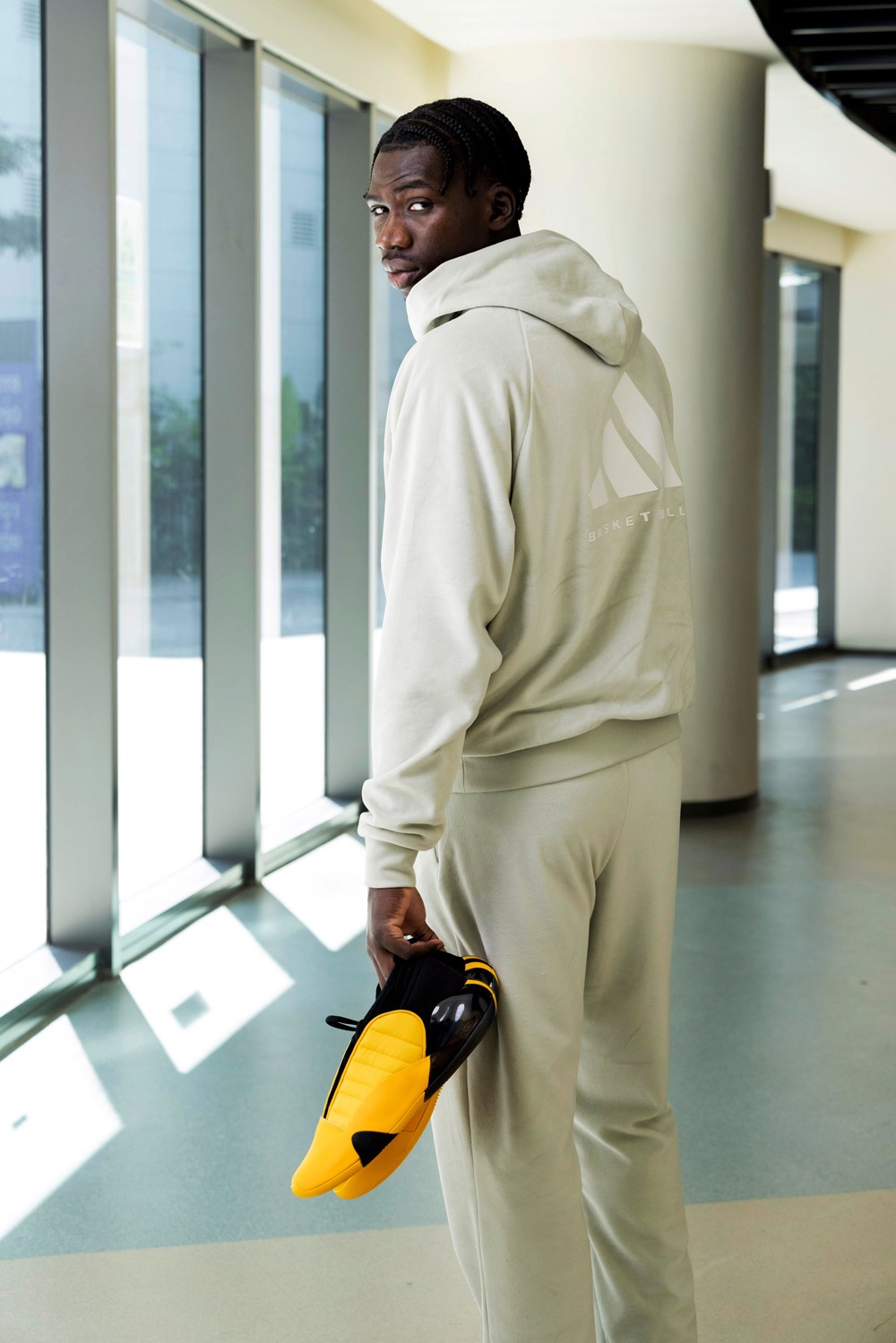 灌籃大賽冠軍劉駿霆、三分球王盧冠軒搶先著用！T1 明星賽球星演繹 adidas Basketball 第二彈休閒系列