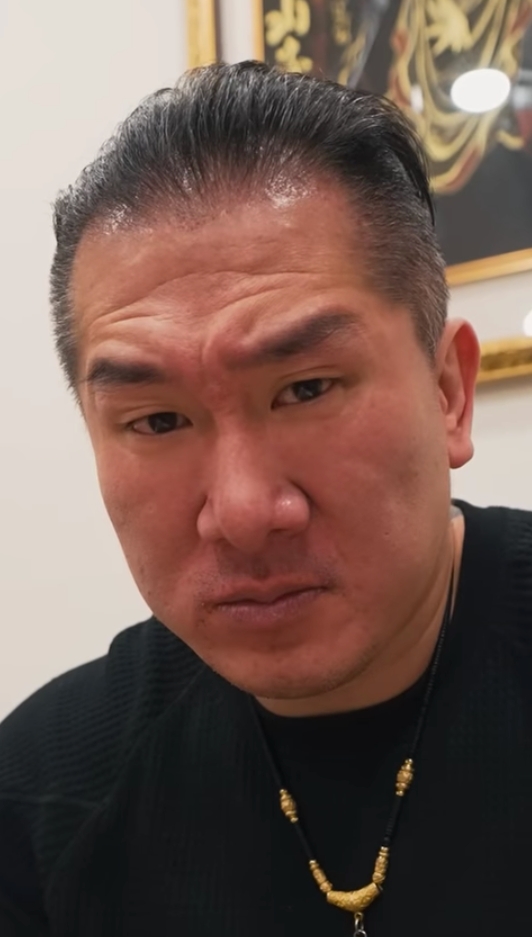 館長試吃必勝客「肉圓披薩」超生動表情與評論逗樂網友：越來越幽默了橙汁汗