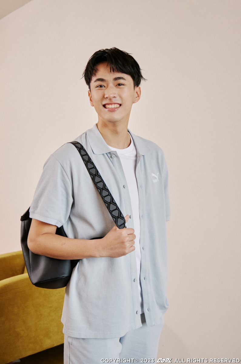 誰說奶蓋燕麥 & 海洋藍是女孩專屬色！男生穿搭竟然超無違和~ 文青系 PUMA 氮氣漫步鞋 + 運動潮裝，這次通通可以打包起來！