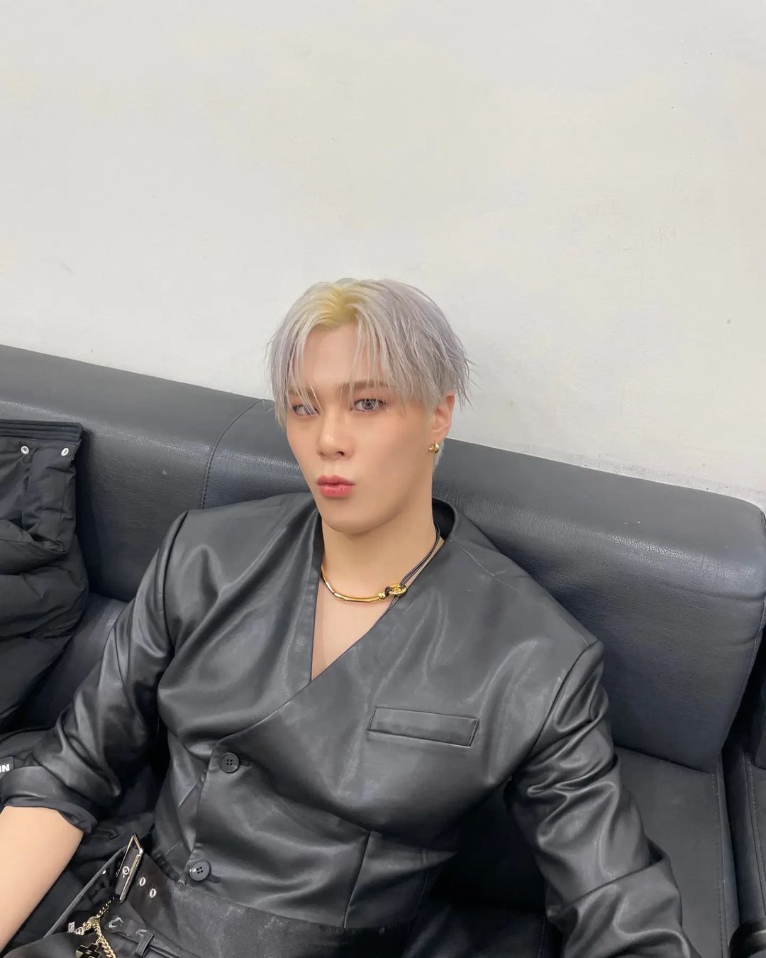 ASTRO 成員文彬「家中身亡」得年 25 歲，經紀公司悲痛證實！