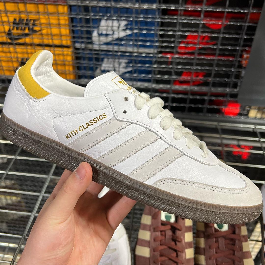 鵝黃質調加諸夏日氣息，KITH x adidas Originals Samba 最新聯乘無預警曝光！