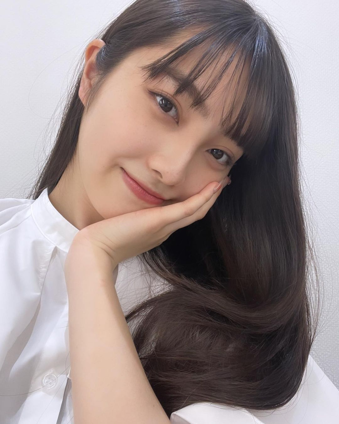 被封為「最可愛女高中生」！ 17 歲寫真偶像福田瑠美香，麥當勞、可口可樂指名找她拍廣告