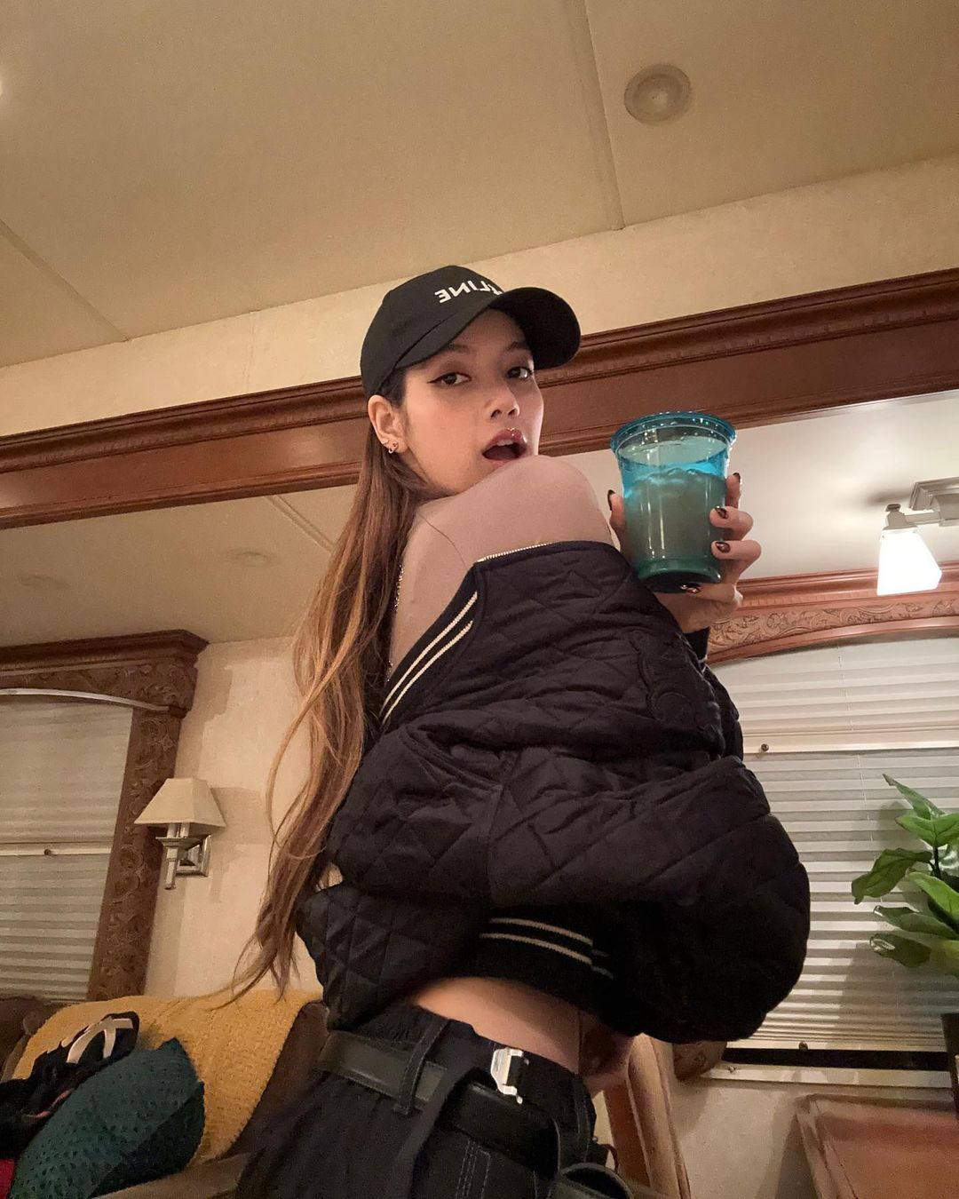 兩大天團成員夢幻聯乘！BIGBANG 太陽 x BLACKPINK LISA 新曲〈Shoong!〉4/25 全面解禁！6 月隨太陽來台看得到演出？