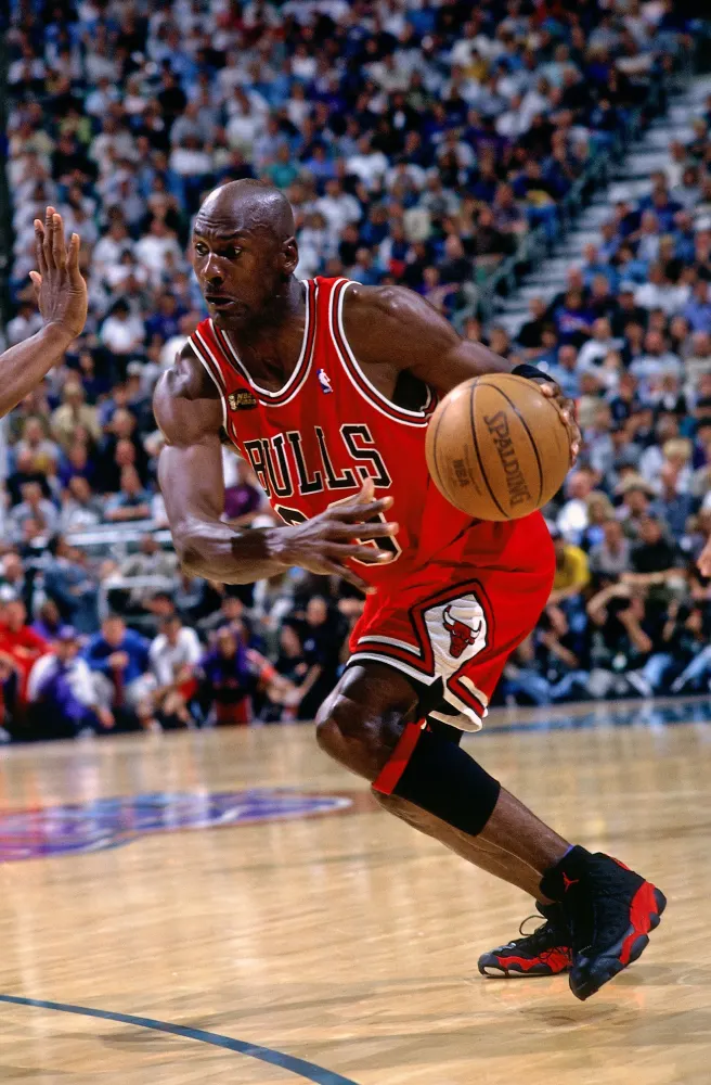 喬丹在1998年冠軍賽穿著的Air Jordan球鞋創下拍賣紀錄