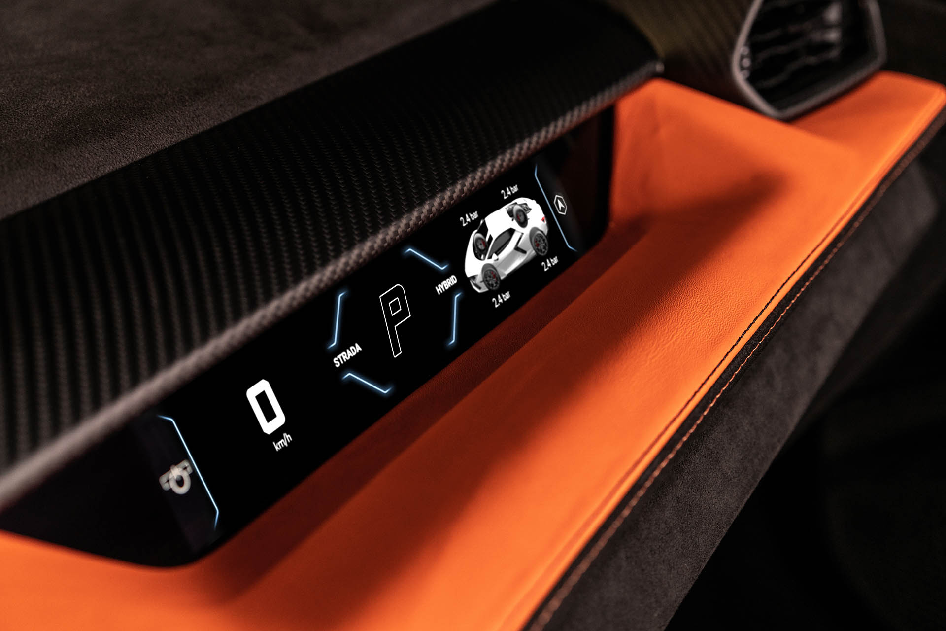 懂吃草的千匹猛牛！Lamborghini 新世代大牛 Revuelto 正式發表！