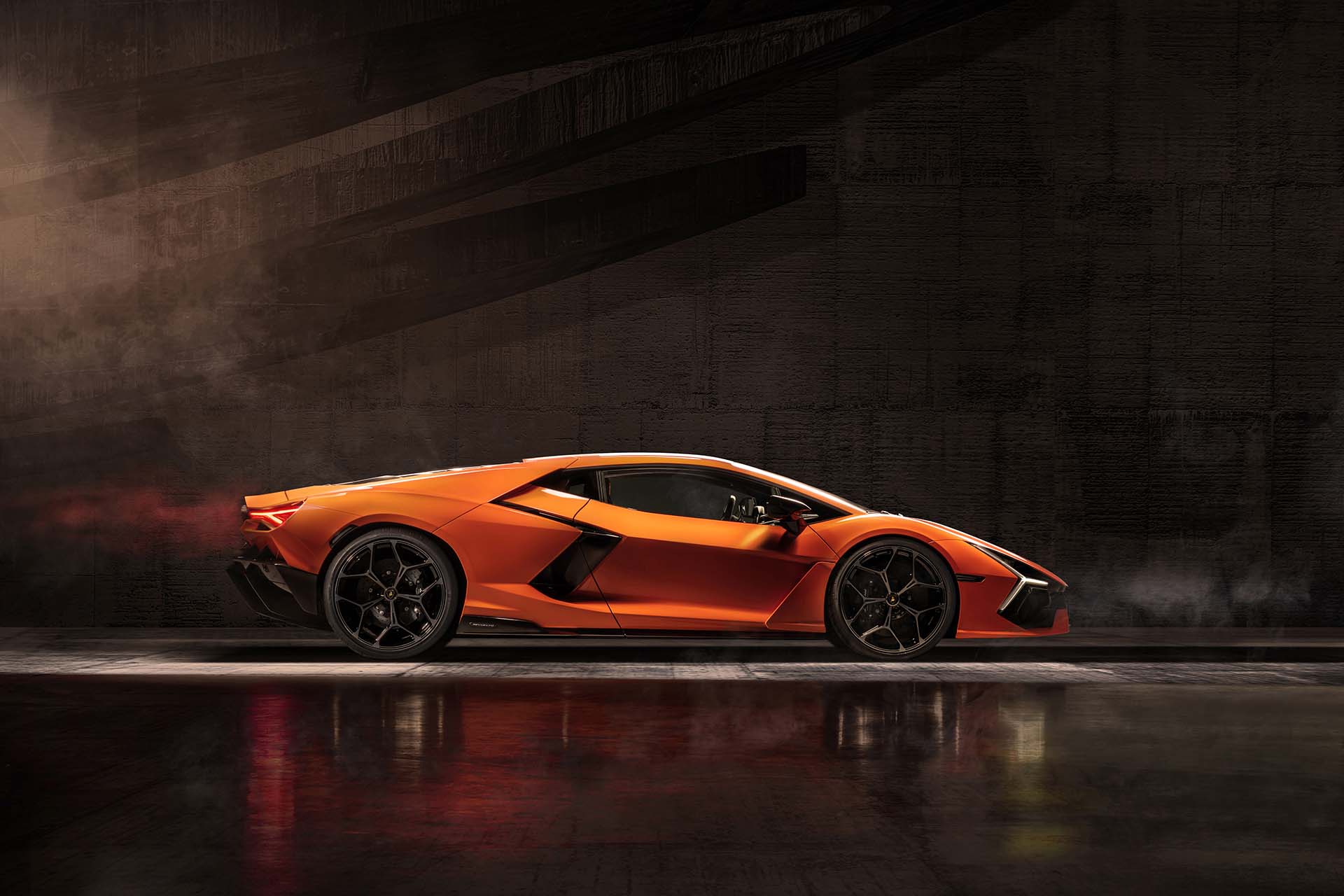 Lamborghini Revuelto-1