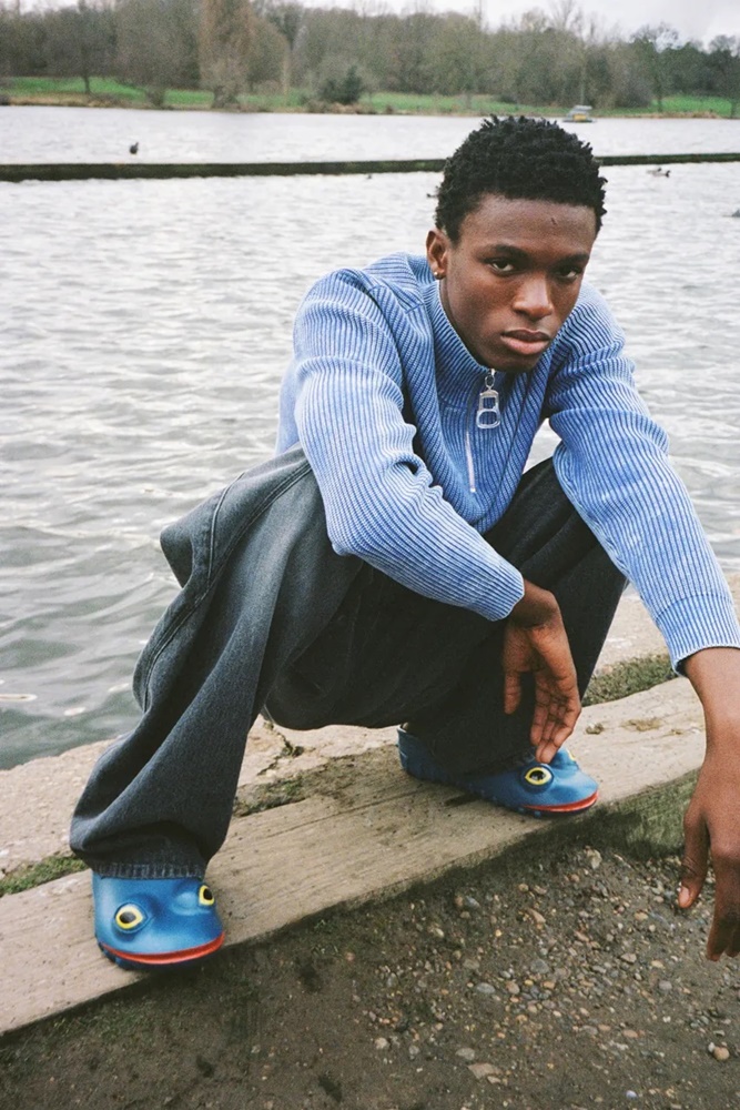 英國皇室竟也愛這隻青蛙？ JW Anderson x Wellipets 聯名「青蛙雨鞋」正式開賣