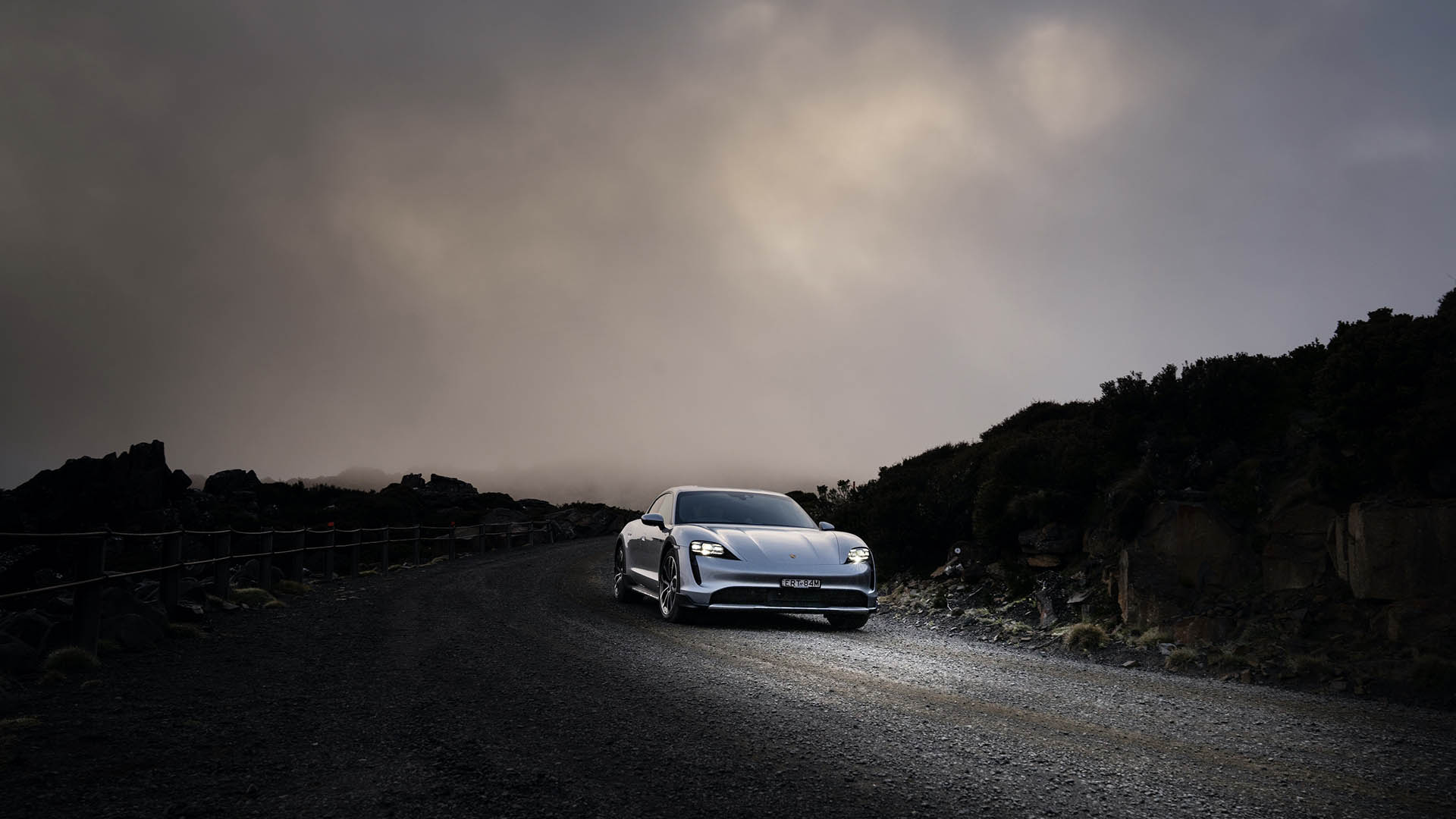 Porsche Taycan Cross Turismo-2