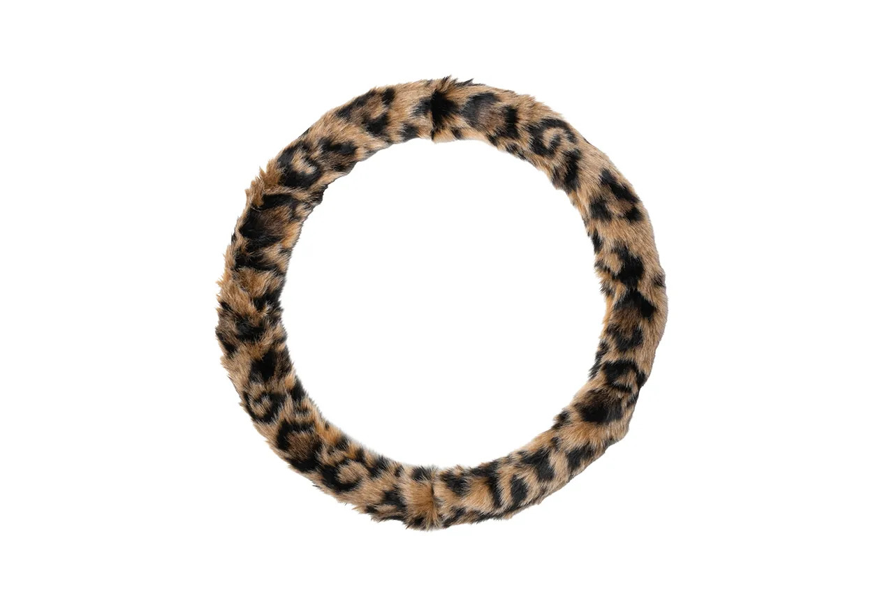 台灣販售預告｜汽車腳踏墊、擋風遮陽板都來了！ Martine Rose x Stüssy 聯乘系列即將開賣！