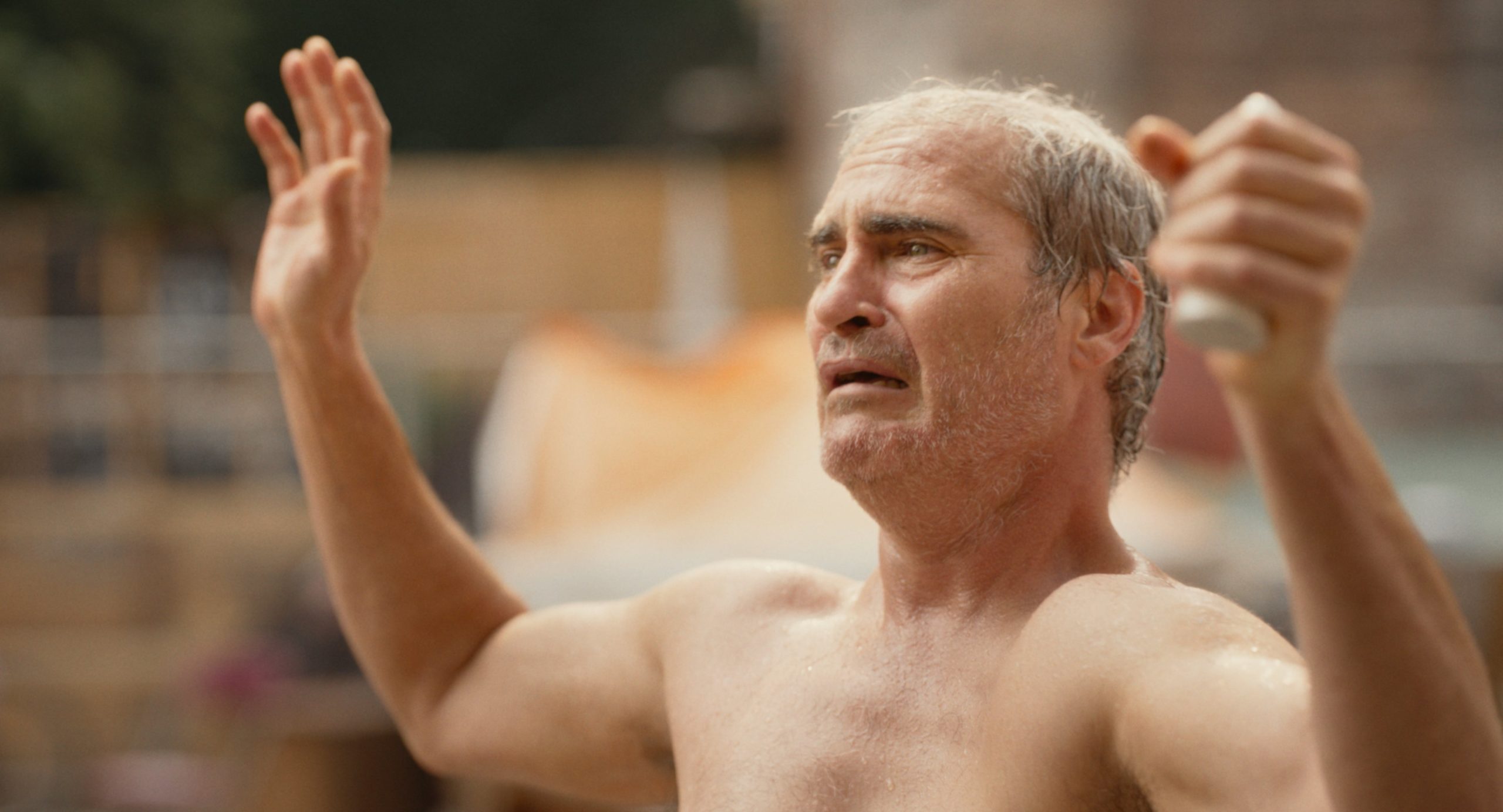 《媽的多重宇宙》A24 重金出擊，「小丑」瓦昆菲尼克斯全新恐怖喜劇《寶可噩夢》再創演技新巔「瘋」