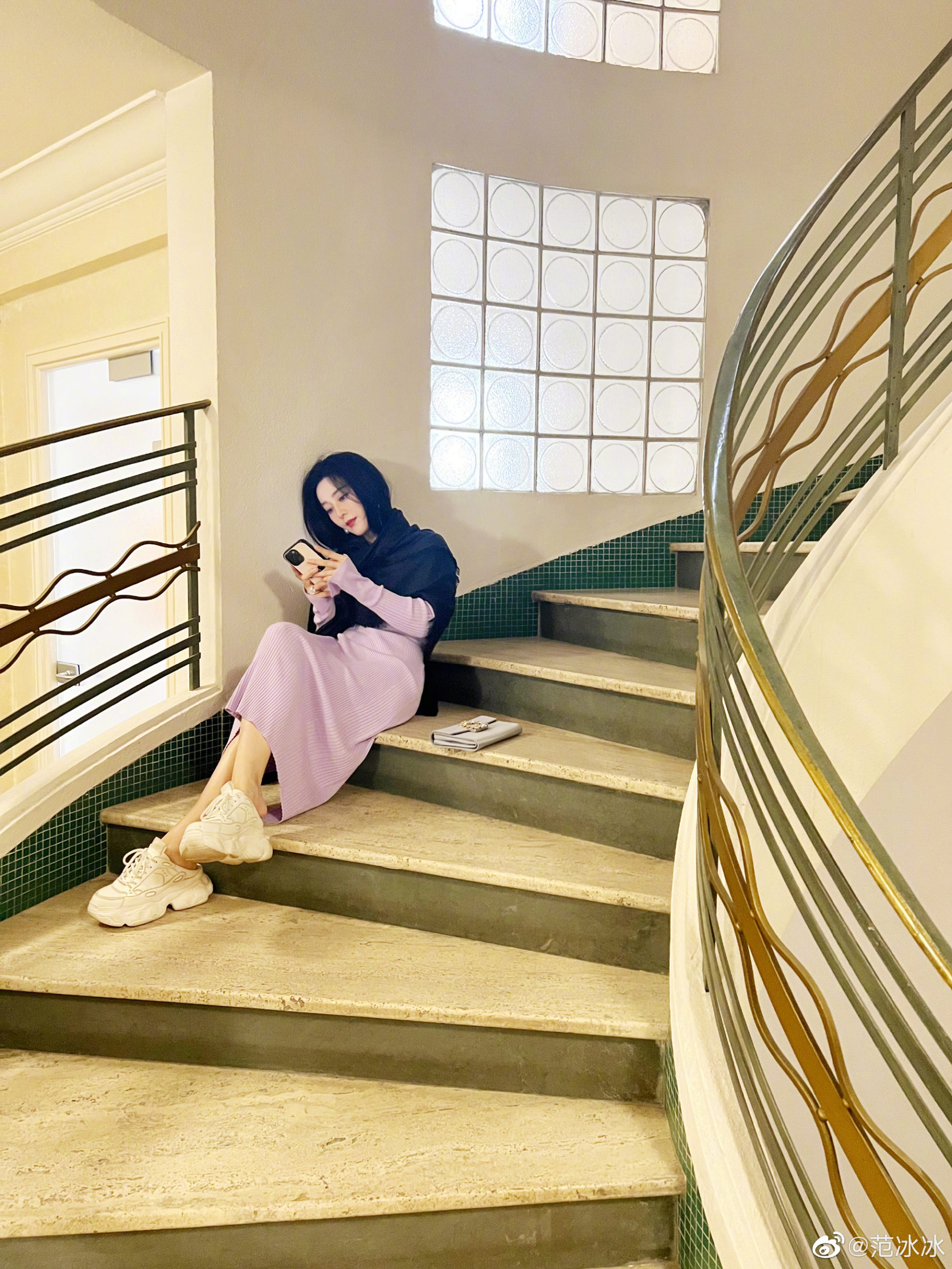 范冰冰「坎城影展戰袍」驚豔全場！意外流出未精修原圖照，　身上贅肉掀兩派爭論