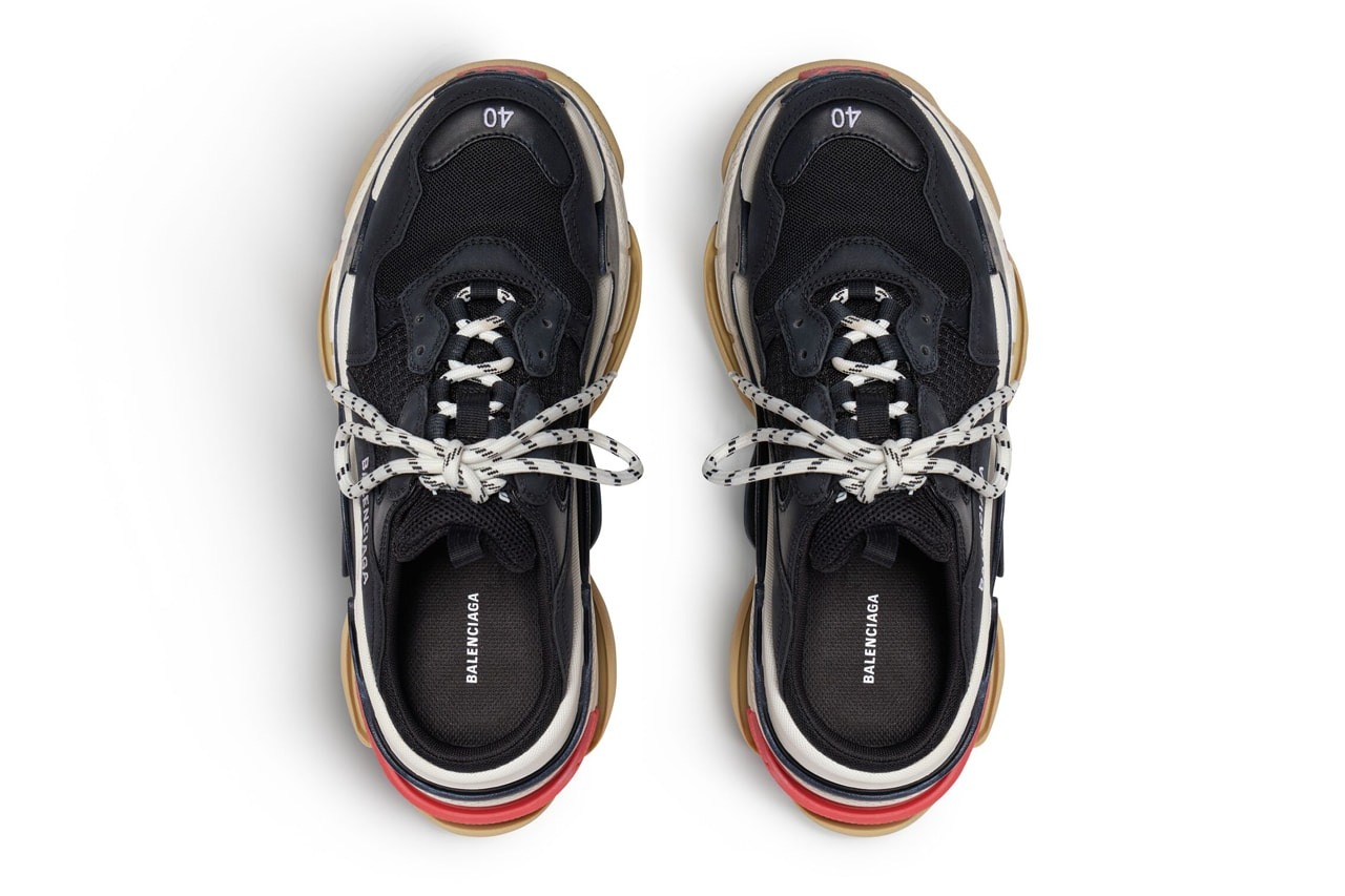 炎夏也要潮！Balenciaga 推出 Triple S「迭代拖鞋」