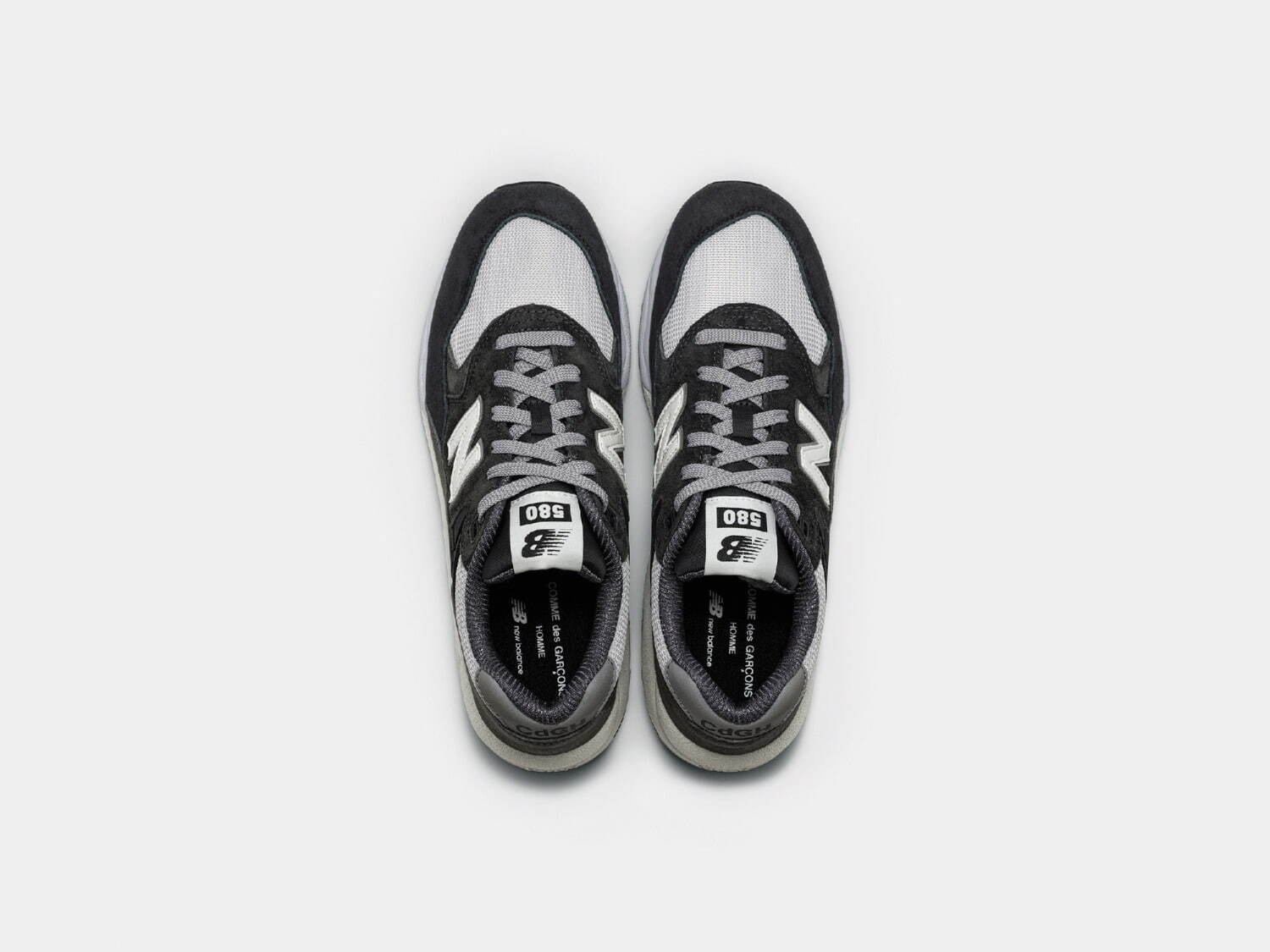 「品味」為首，COMME des GARÇONS HOMME x New Balance 580 聯名鞋款即將登場