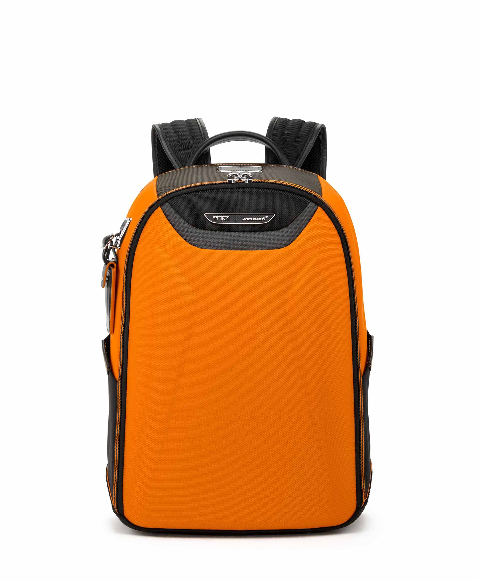 重現經典「木瓜橘」配色！TUMI 攜手 McLaren 推出 F1 車隊 60 週年箱包系列！