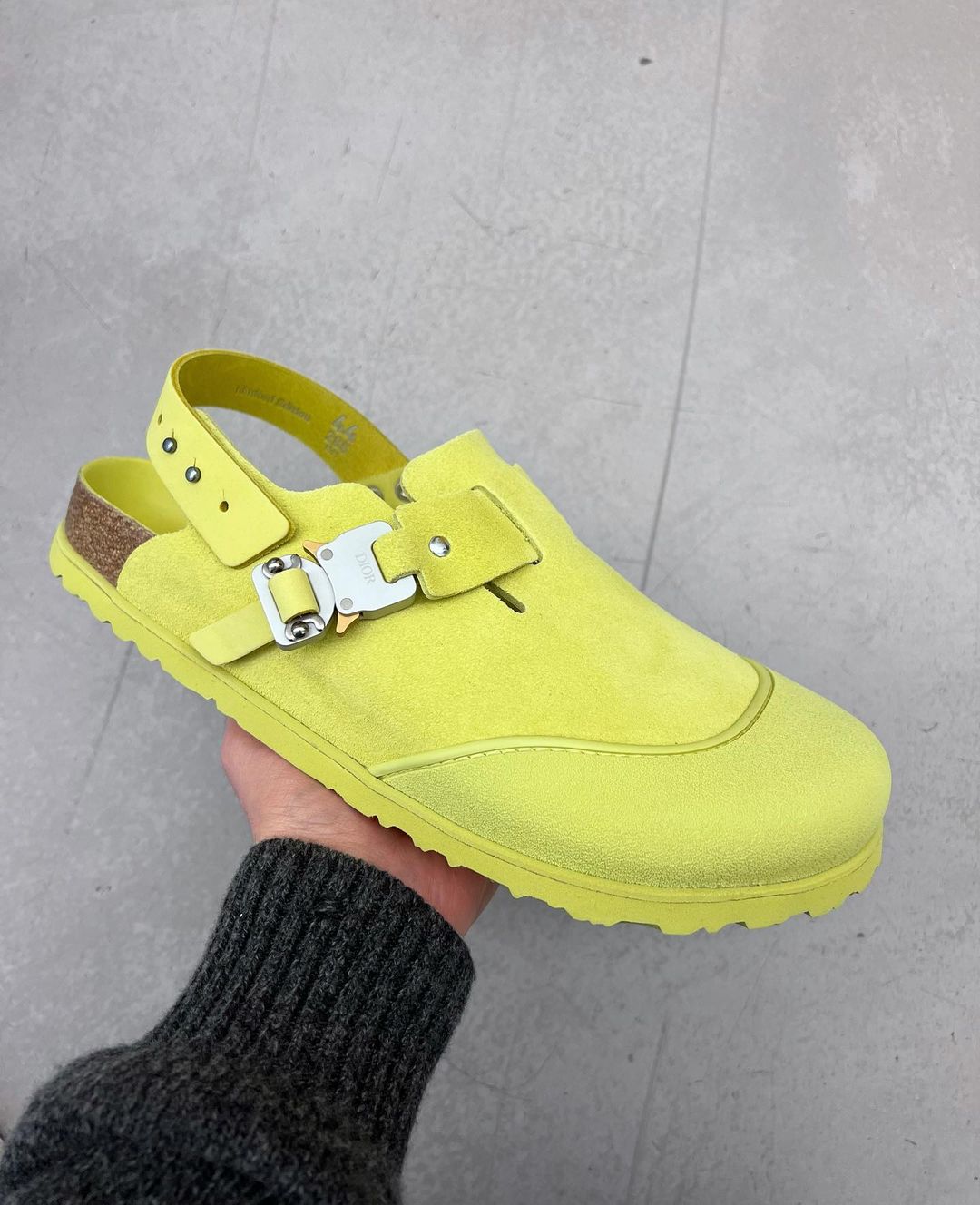 絕美配色！Dior by Birkenstock 最新「聯名勃肯系列」正式發售