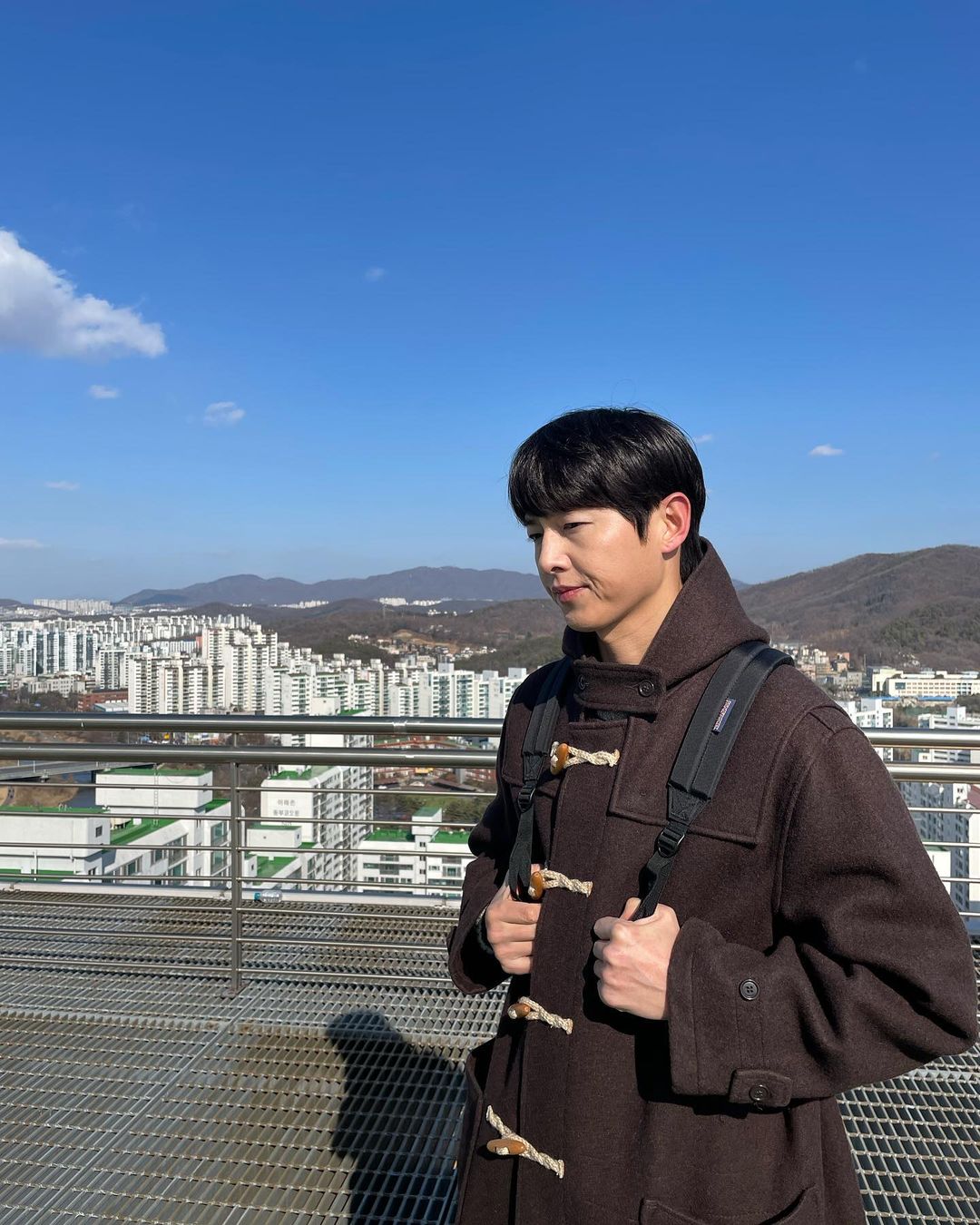 宋仲基親口證實：小孩要出生了！攜手洋孕妻登坎城紅毯　放閃高喊「多拍點照片」