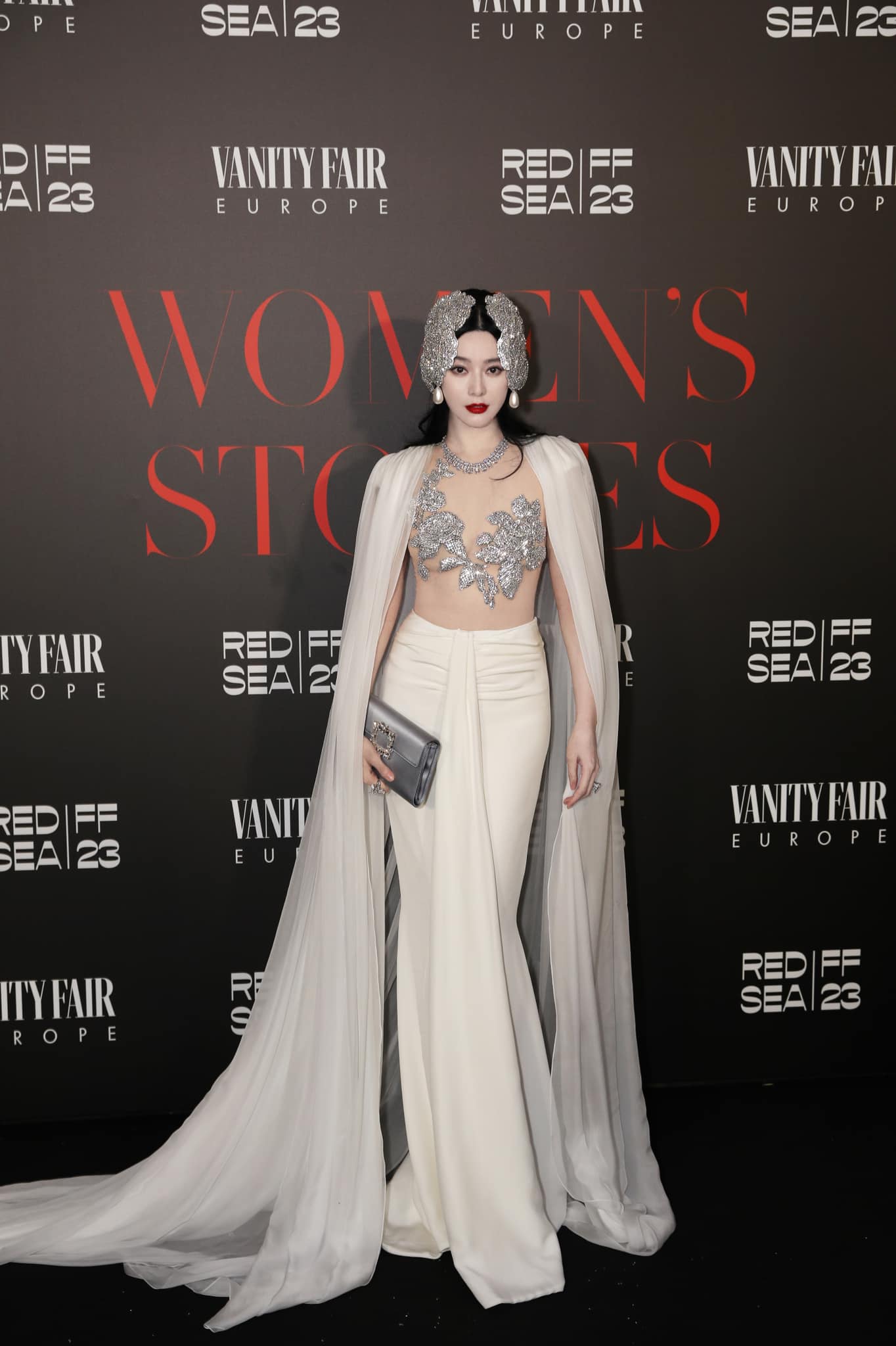 范冰冰坎城影展開大決！左攬娜歐蜜、右抱楊紫瓊，還結交新閨蜜馬斯克超模媽媽