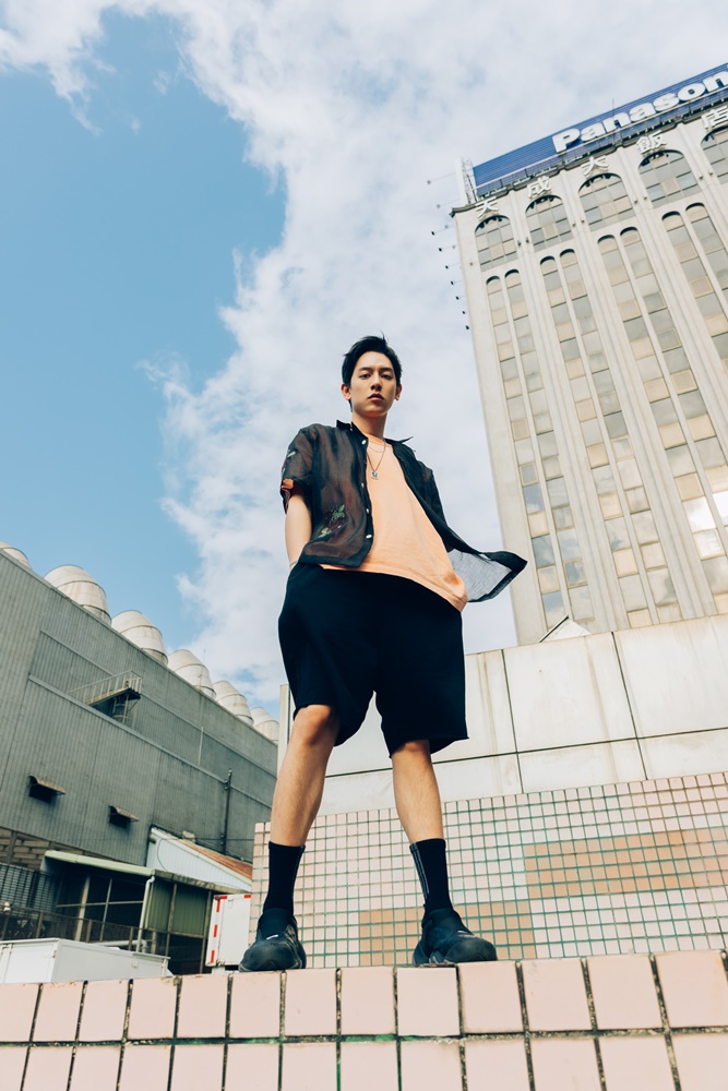 突破英倫街頭框架！ ALLSAINTS 走進陽明山打造全新「 GO OUT 」形象廣告，衝破山林城市穿搭極限！