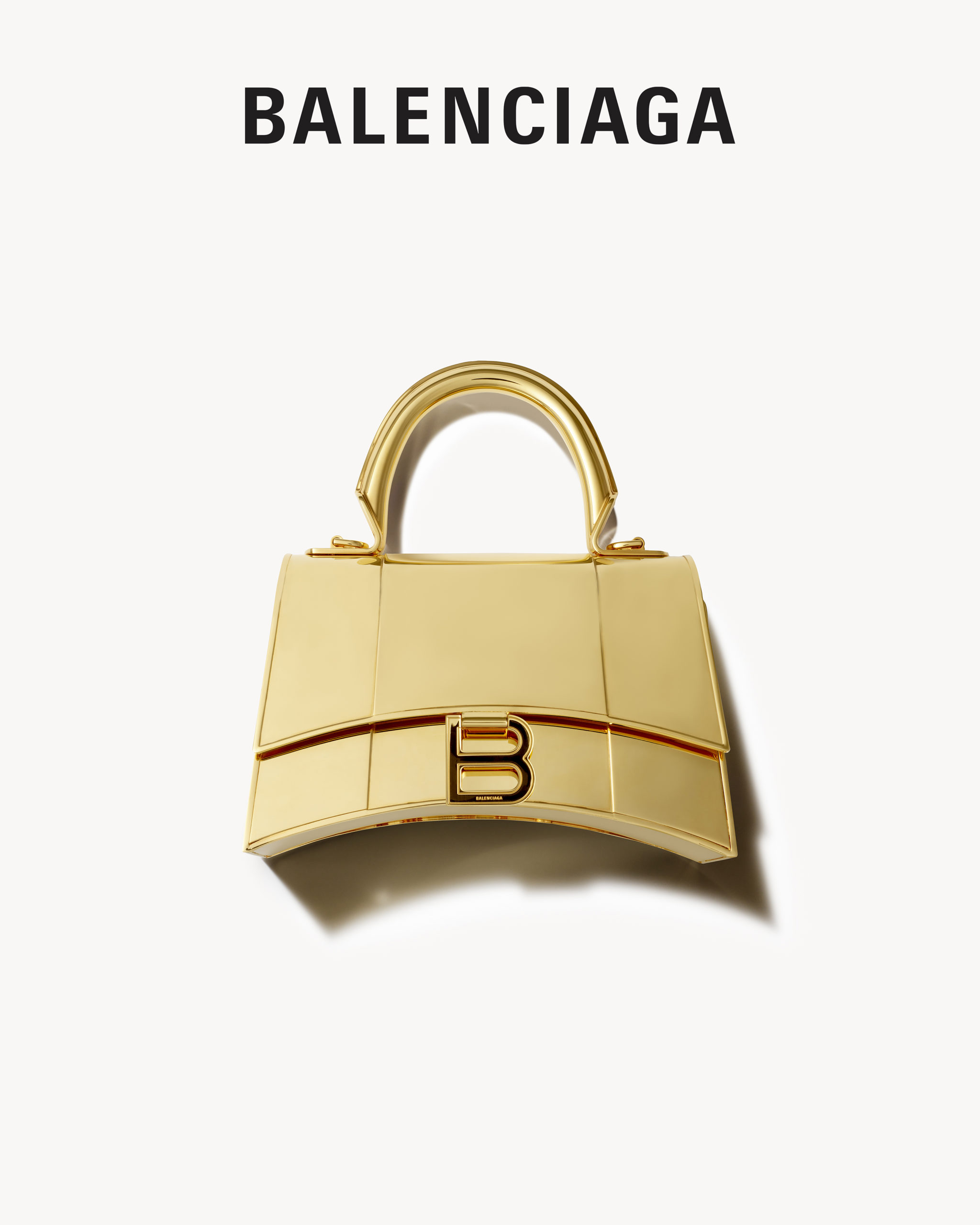 對鏡子自拍也能成大片？Balenciaga  2023 秋季形象照釋出！