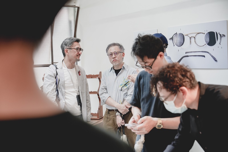 不對稱之美！藝術品等級的眼鏡品牌－丸山正宏 MASAHIROMARUYAMA 登台，台灣限定色同步登場！