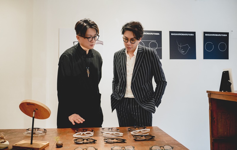 不對稱之美！藝術品等級的眼鏡品牌－丸山正宏 MASAHIROMARUYAMA 登台，台灣限定色同步登場！