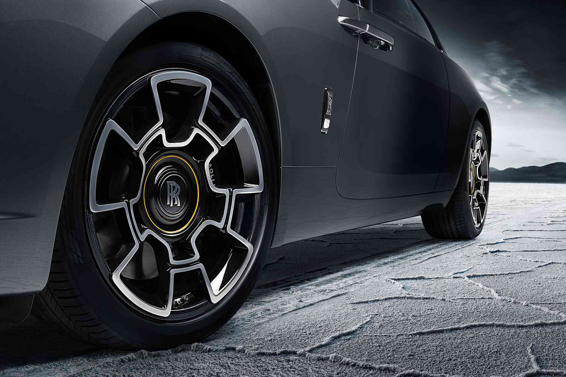 最後的幻影，Rolls-Royce Black Badge Wraith Black Arrow 僅有 12 席！