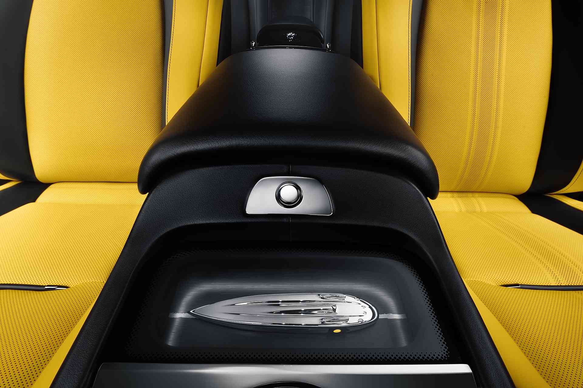 最後的幻影，Rolls-Royce Black Badge Wraith Black Arrow 僅有 12 席！