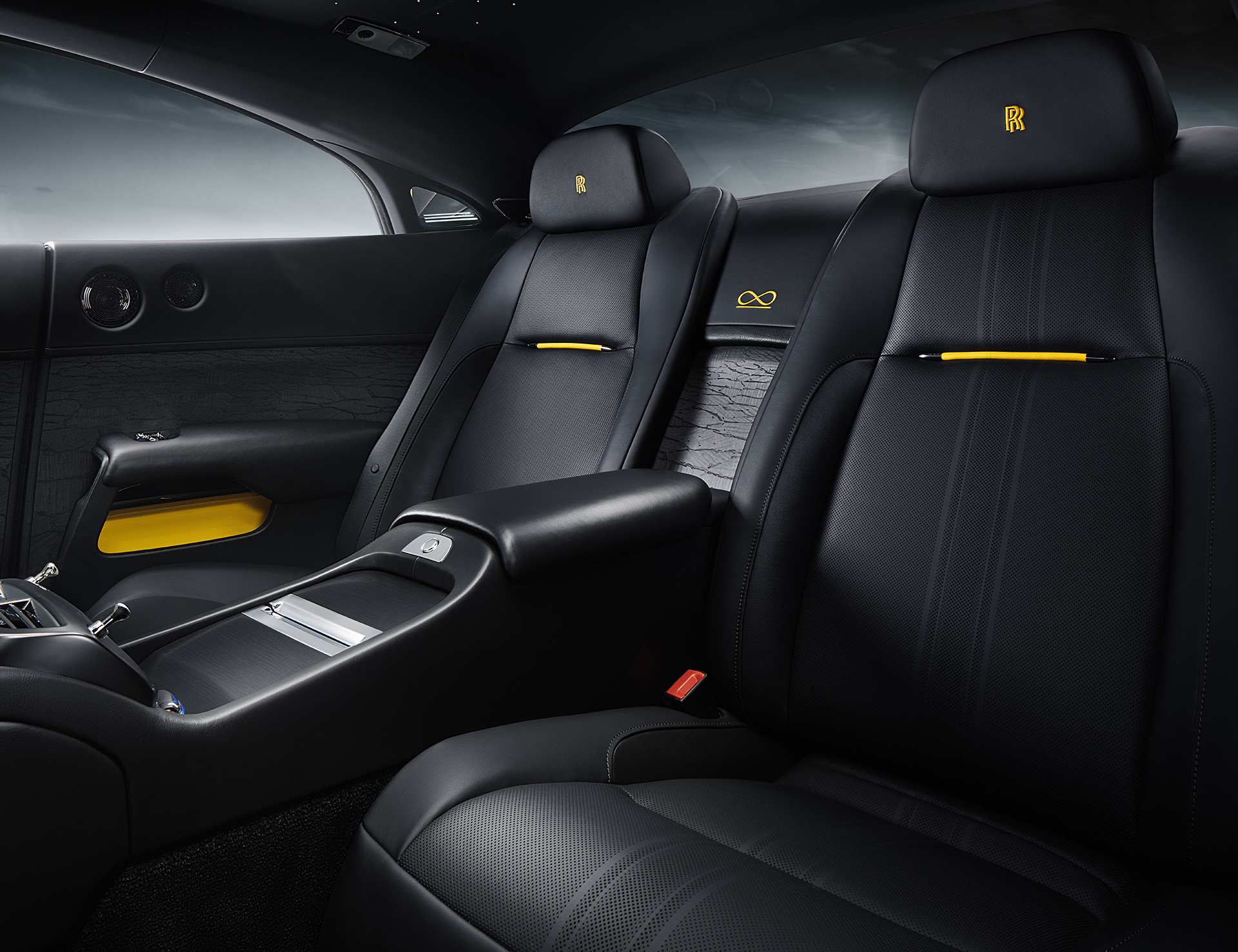 最後的幻影，Rolls-Royce Black Badge Wraith Black Arrow 僅有 12 席！