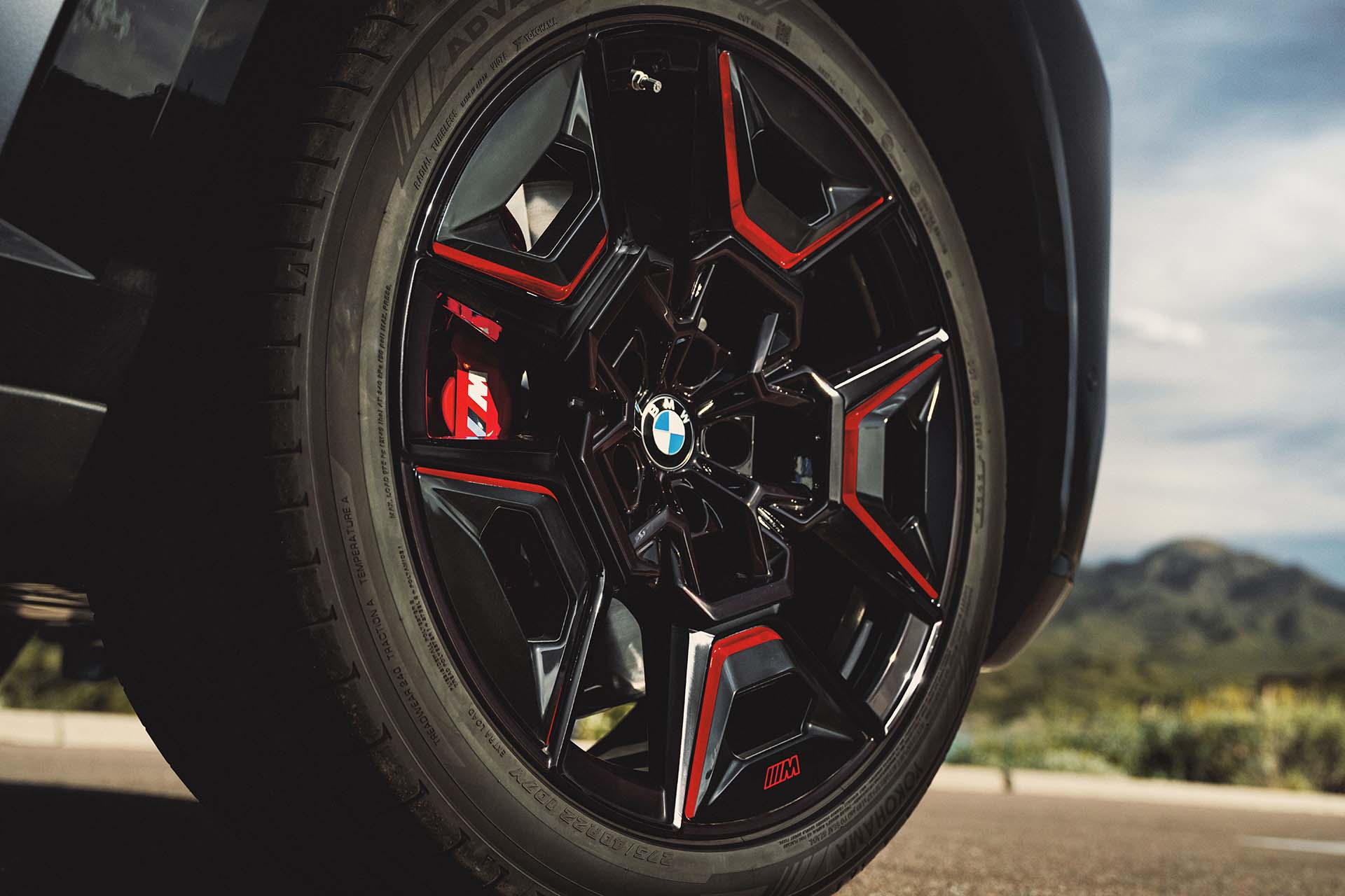 BMW XM Label Red-1