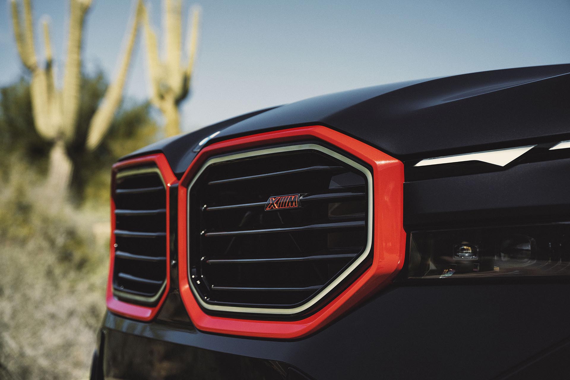 BMW XM Label Red-1