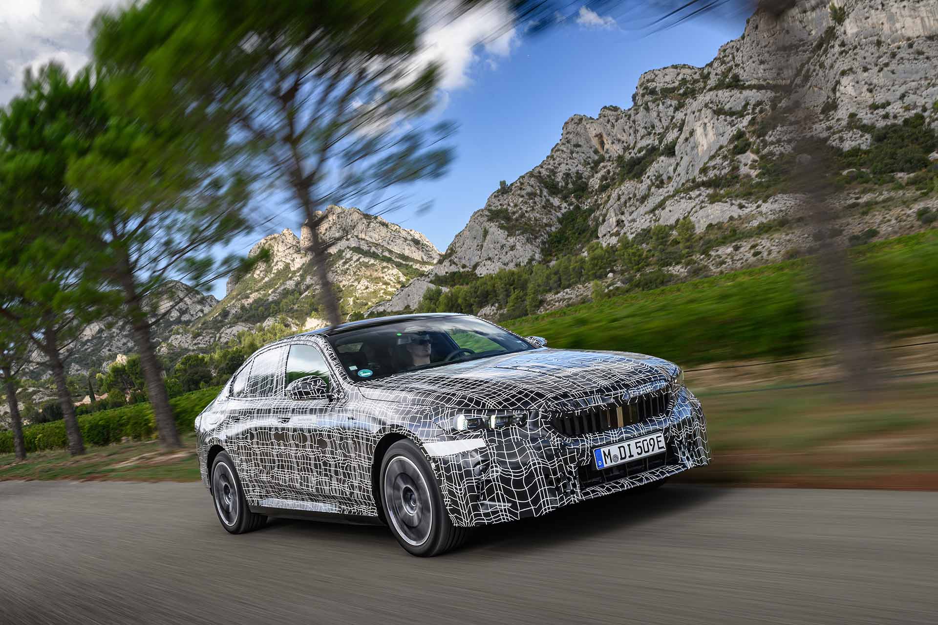 來自更多 7 系列的異星科技，BMW i5 已到最終路試階段、即將正式發表！