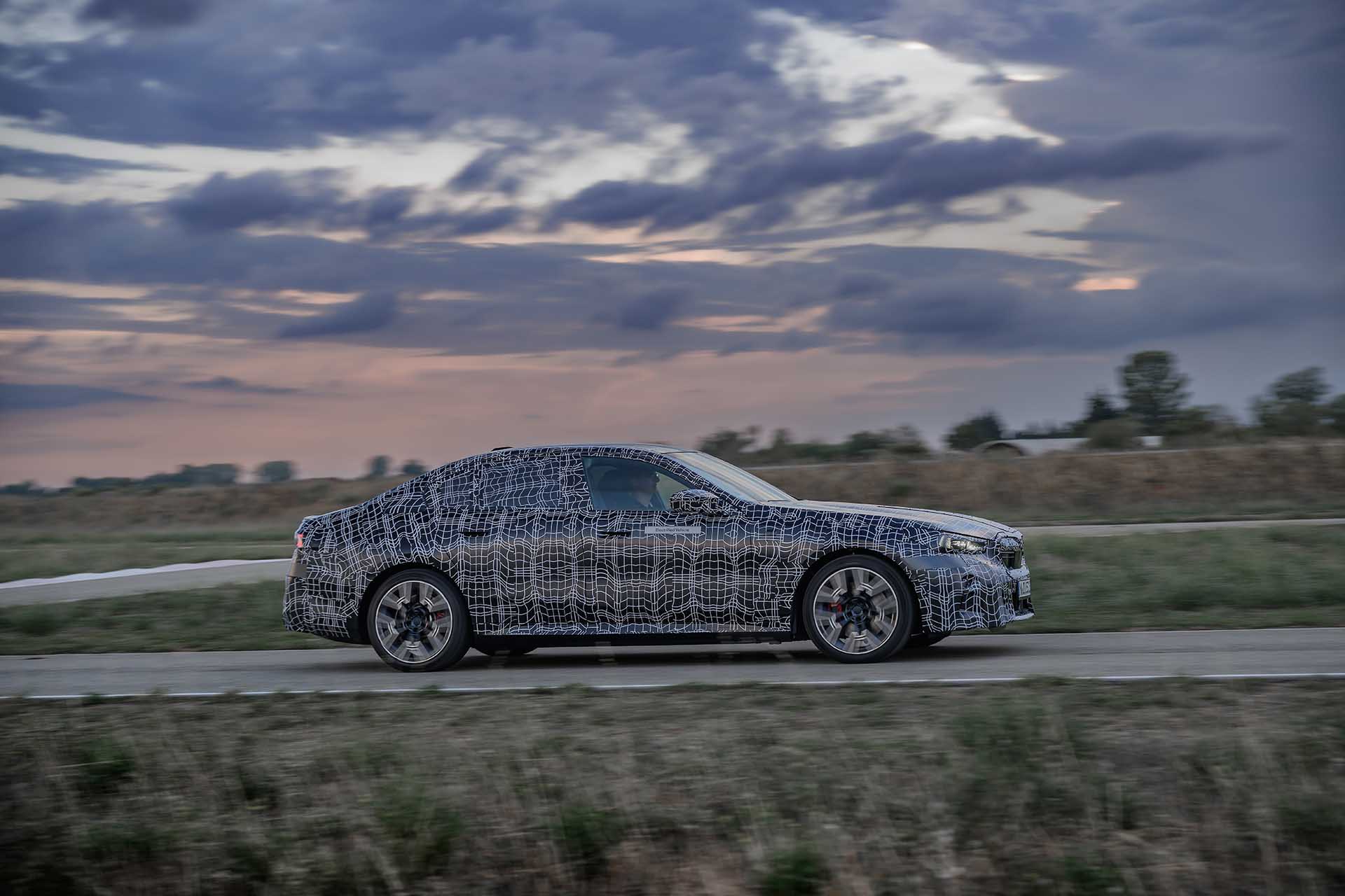 BMW i5-1