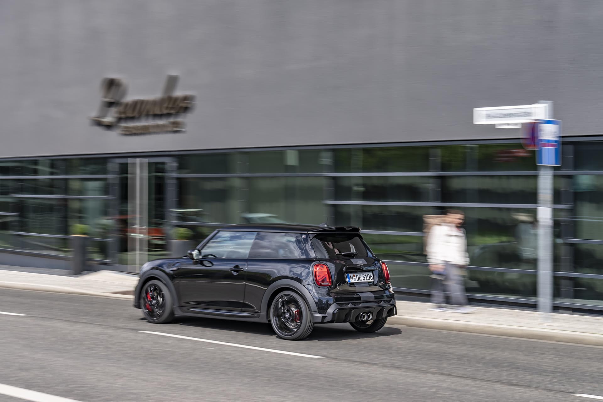 手擼情懷總是詩，Mini JCW 1to6 特仕版正式推出、全球僅有 999 輛配額！