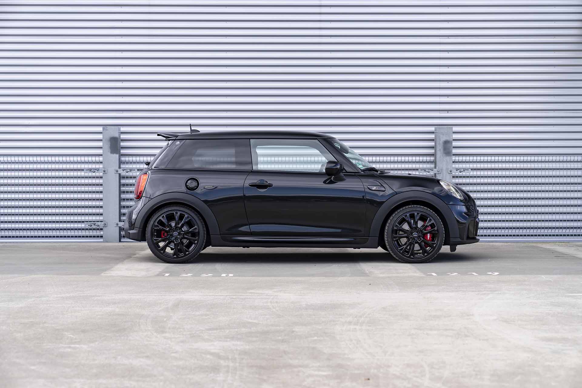 手擼情懷總是詩，Mini JCW 1to6 特仕版正式推出、全球僅有 999 輛配額！