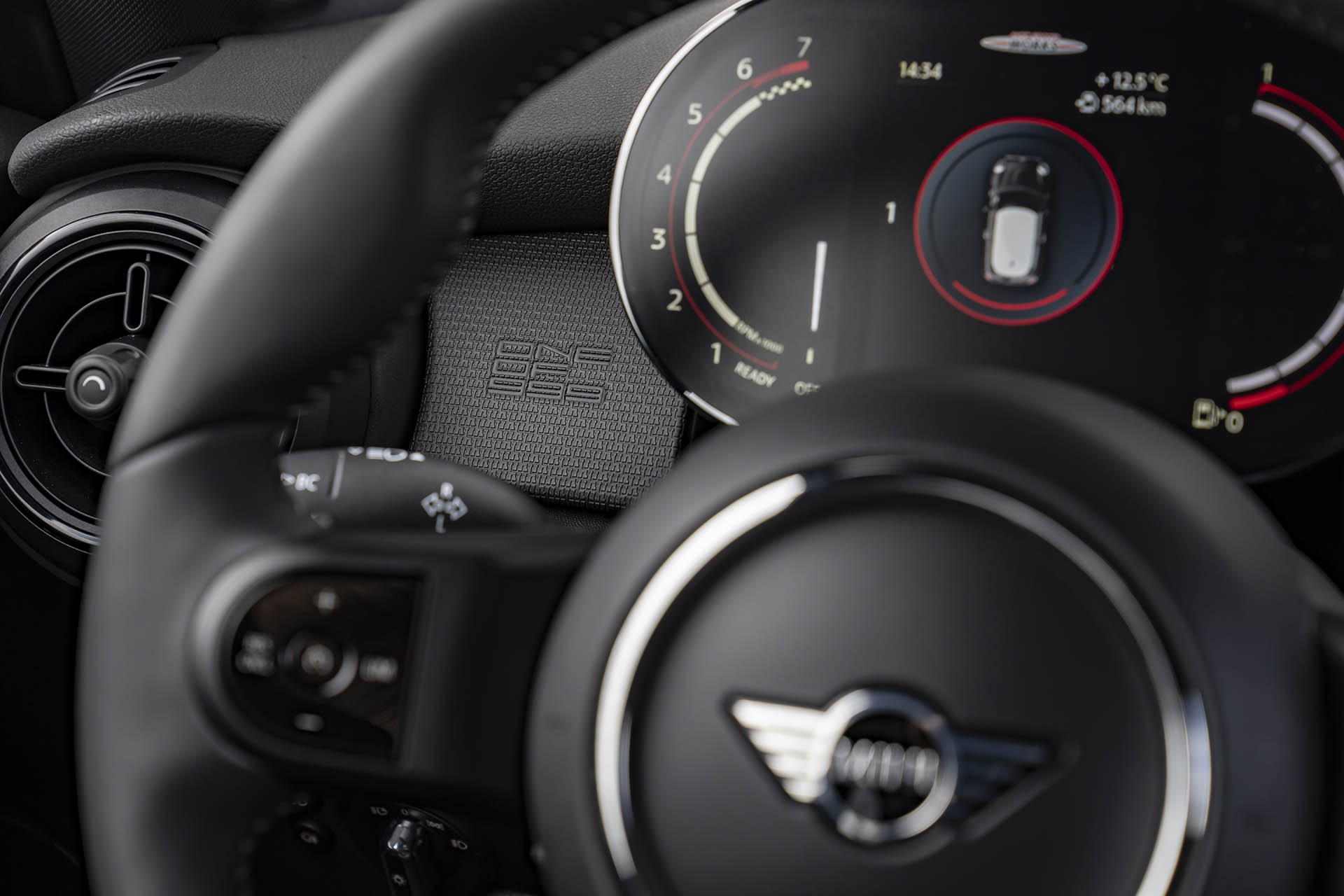手擼情懷總是詩，Mini JCW 1to6 特仕版正式推出、全球僅有 999 輛配額！