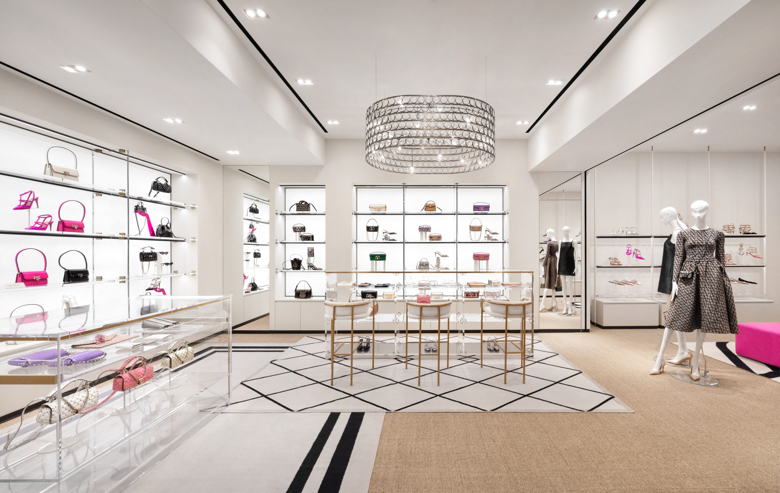 陳慧琳、陳昊森都來了！VALENTINO 全新微風廣場精品店盛大開幕，男裝、女裝一次掌握！
