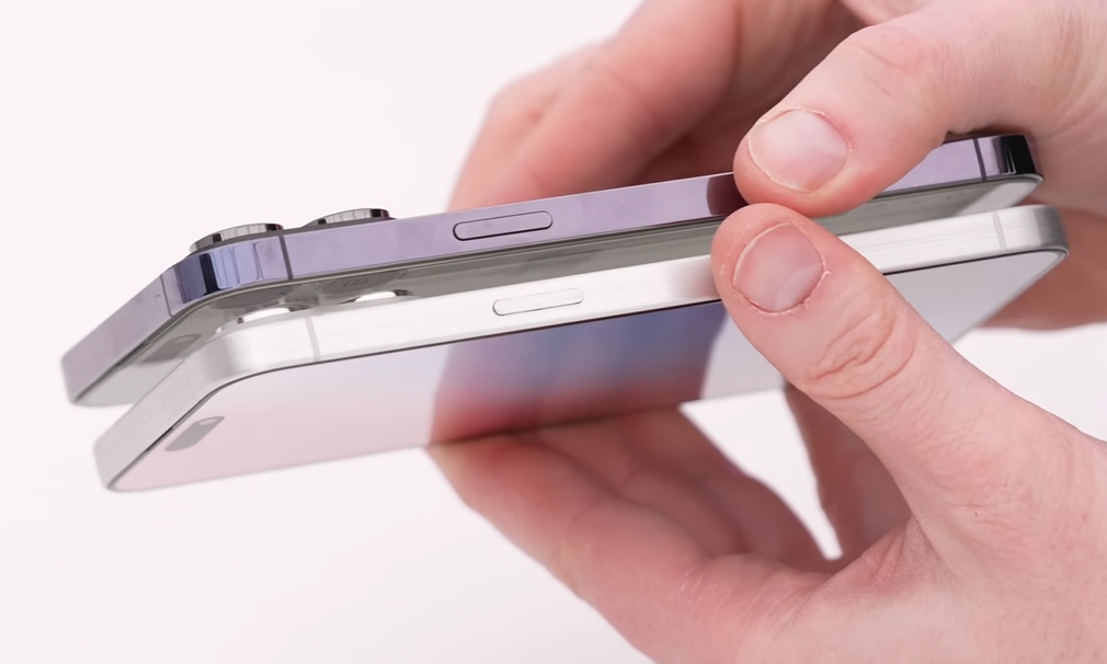 不比不知道！蘋果旗艦機 iPhone 15 Pro 系列邊框縮窄很有感！果粉：螢幕變大了