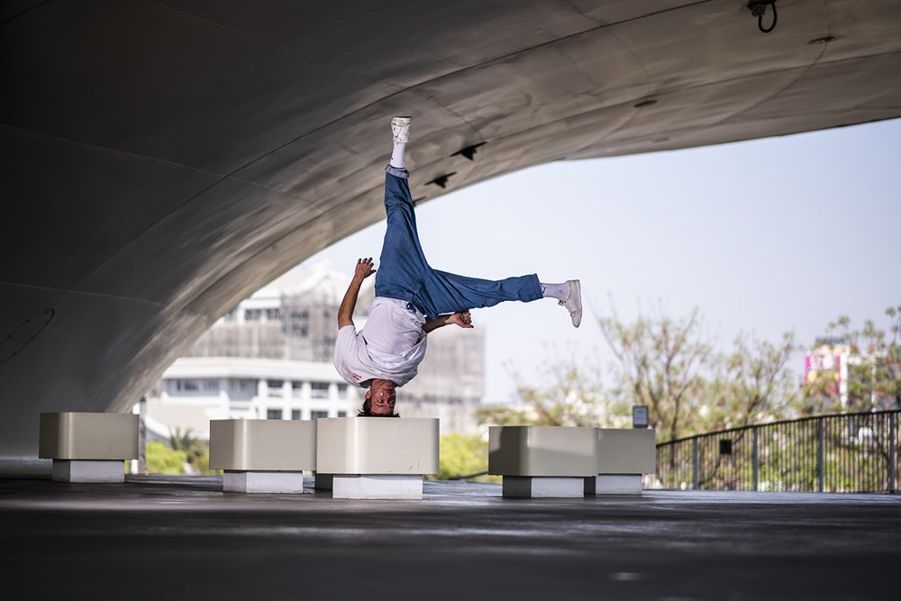 COOL 專訪｜猛鬼大廈、停機坪都是他的遊樂場！跑酷世界冠軍 Jason Paul 竟還比較怕爬樓梯？