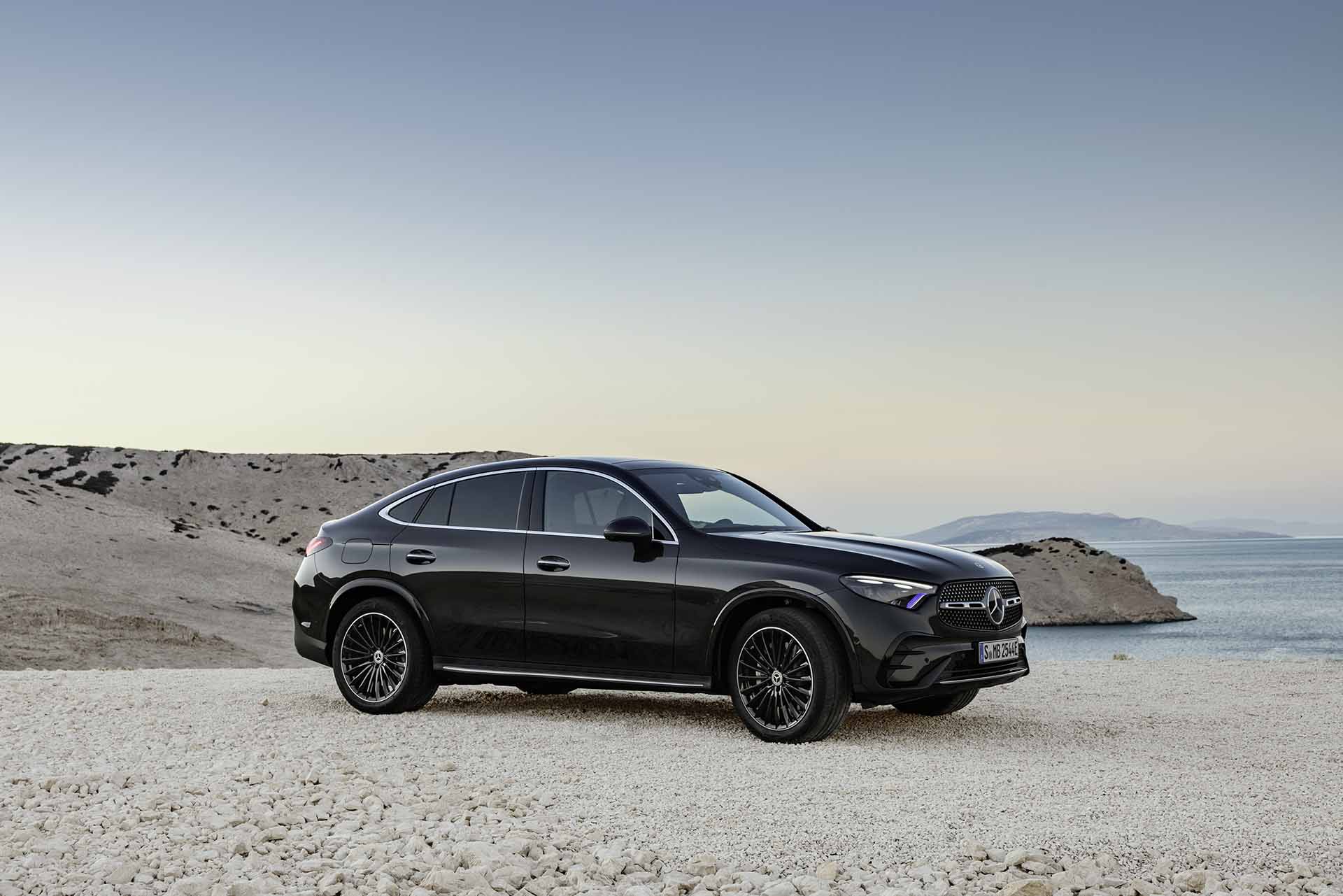 一樣帥，但更好用！Mercedes-Benz 發表第 2 代 GLC Coupé 運動化休旅