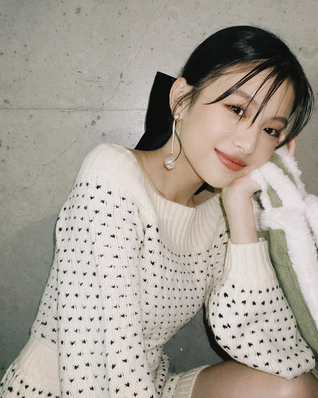 《舞伎家的料理人》「小菫」人氣夯！混血美少女出口夏希廣告不斷，寫真集、新劇持續點燃演藝新生！