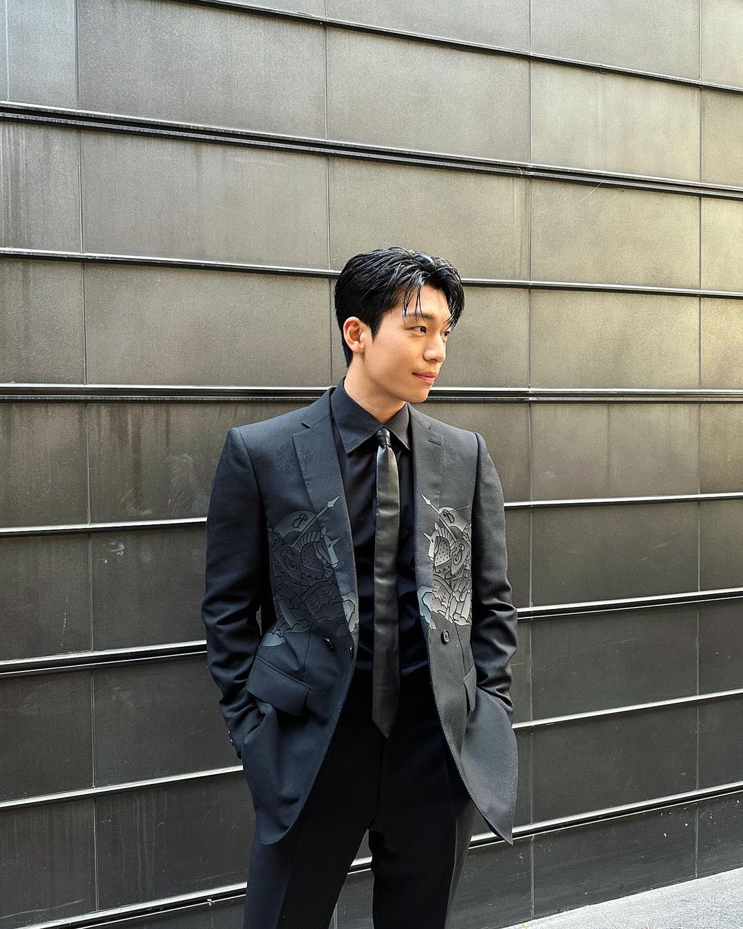 《魷魚遊戲》帥警魏嘏雋同框小蜘蛛人！集郵康納麥葛瑞格，凱莉米洛，預備投入《魷魚遊戲》續集！