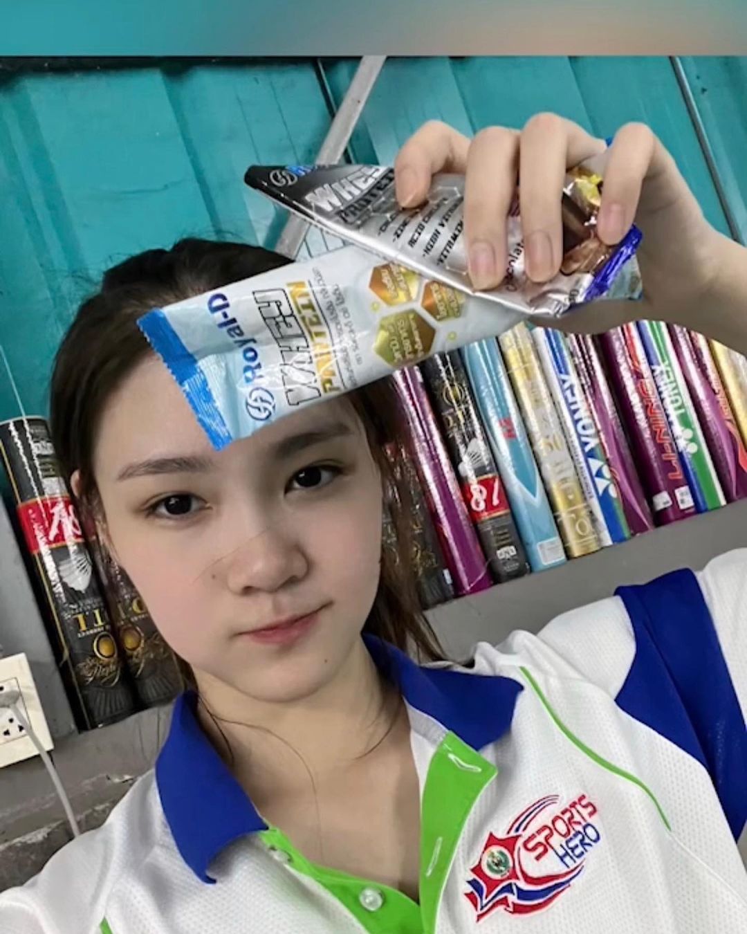 腿又長又細能跟台北 101 比！泰國 16 歲網球美少女碧查夢．歐帕妮普， 170 公分高挑甜妞迷死人！