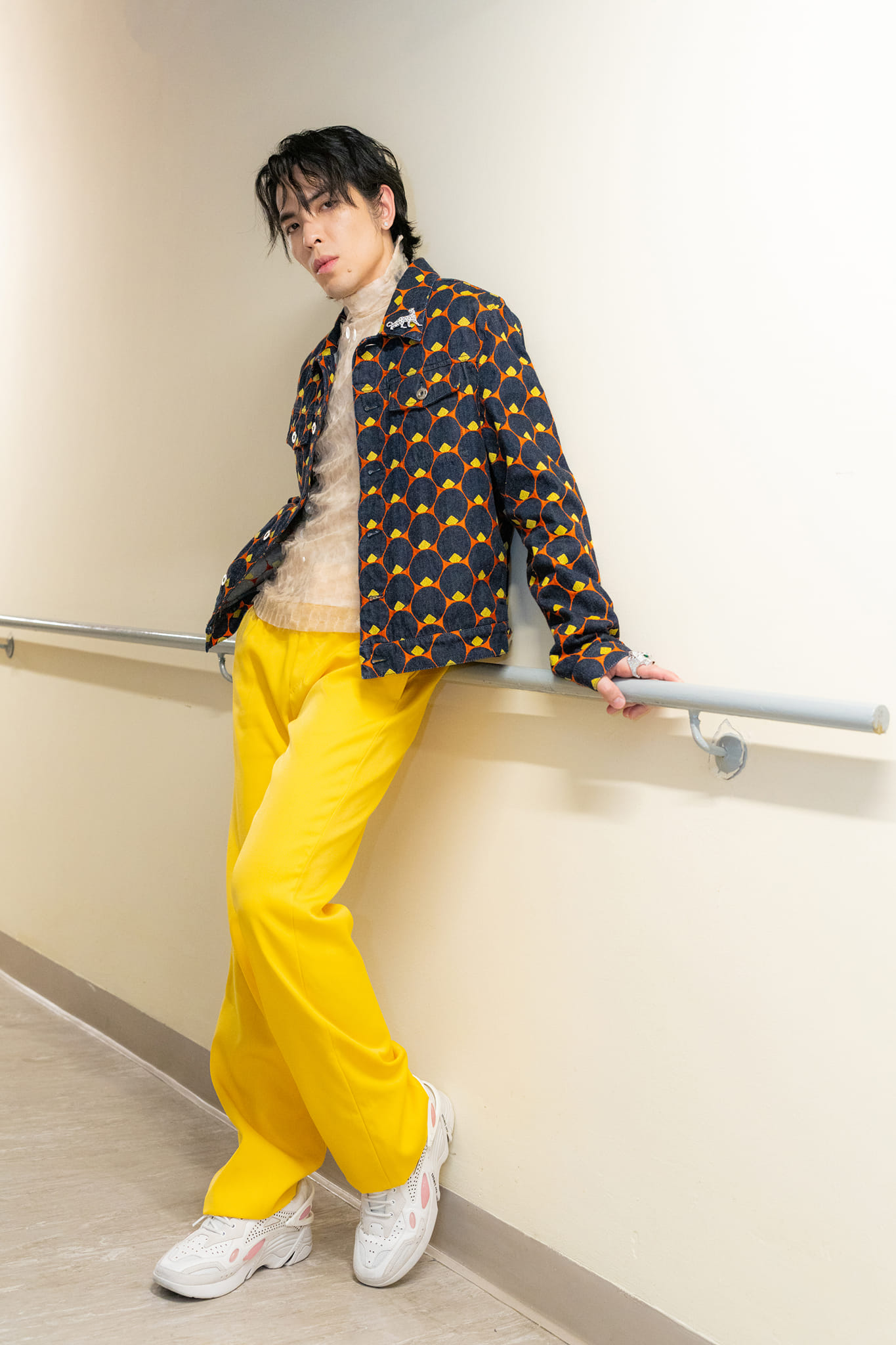 蕭敬騰求婚成功！經紀人 Summer 曬 13 克拉超大顆鑽戒放閃　賈靜雯一張照露餡