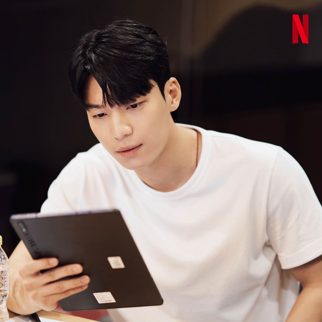 T.O.P.、曹柔理加盟《魷魚遊戲》第二季！官方最新公開的卡司陣容超豪華！