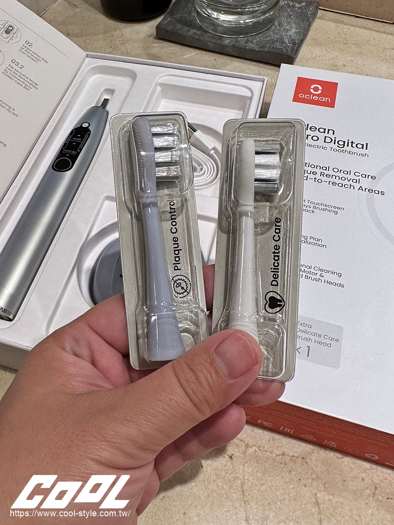 COOL開箱｜AI 智慧的結晶「Oclean X Pro Digital 智能音波電動牙刷」讓刷牙變好玩、打卡簽到刷頭免費兌換