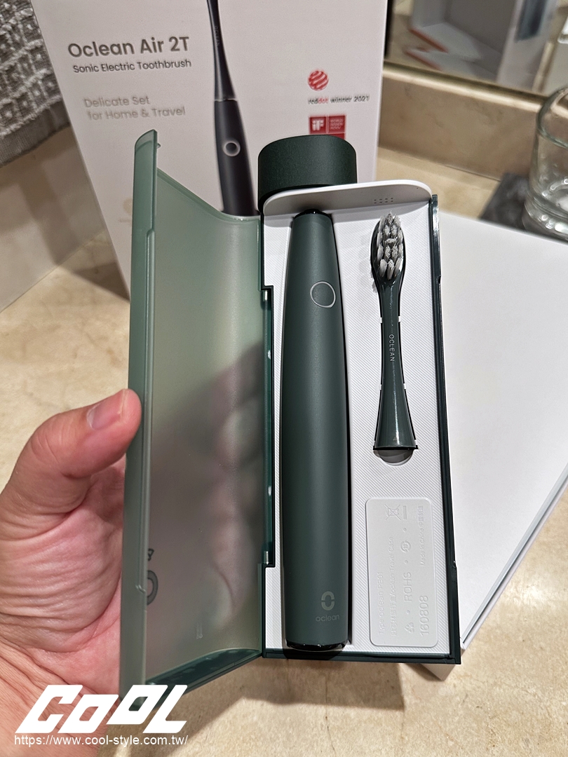 COOL開箱｜AI 智慧的結晶「Oclean X Pro Digital 智能音波電動牙刷」讓刷牙變好玩、打卡簽到刷頭免費兌換