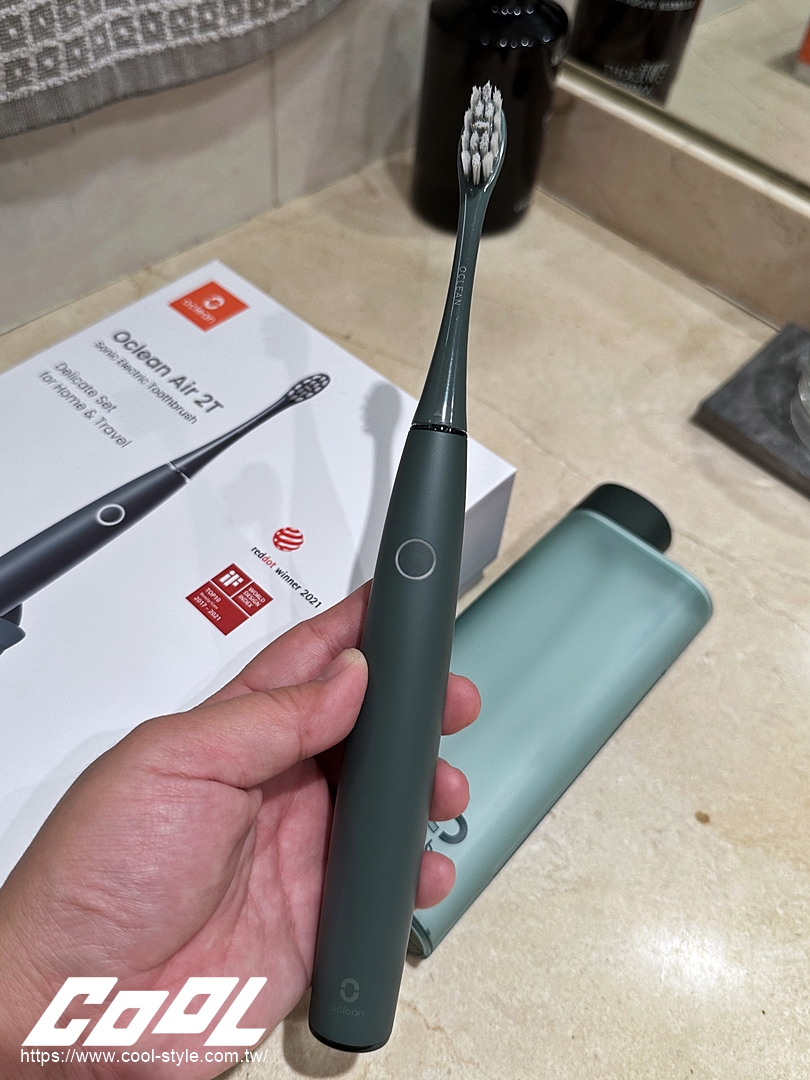 COOL開箱｜AI 智慧的結晶「Oclean X Pro Digital 智能音波電動牙刷」讓刷牙變好玩、打卡簽到刷頭免費兌換
